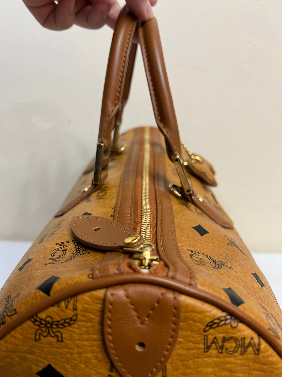 MCM DUFFLE 40 COGNAC