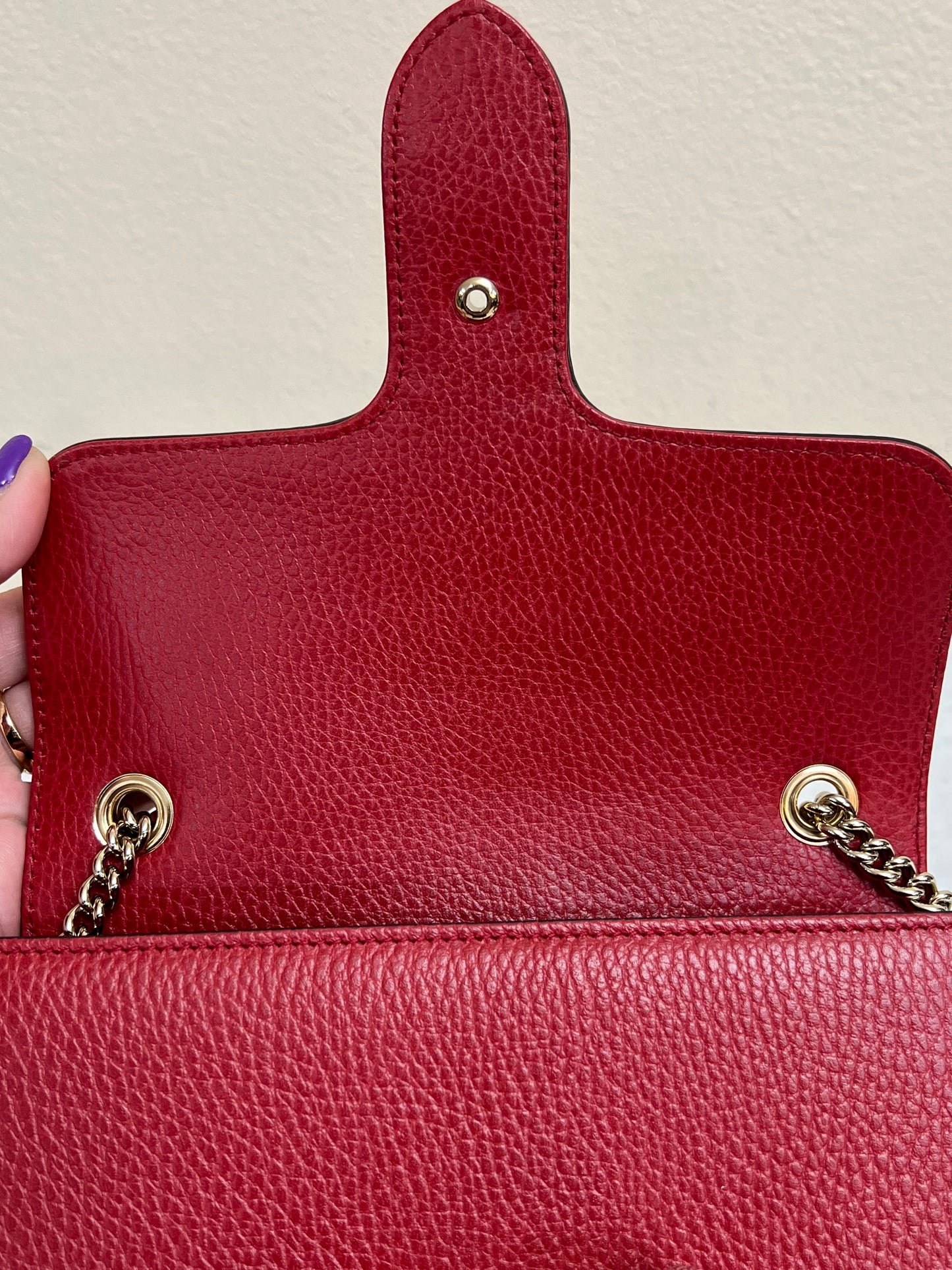 INTERLOCKING RED
