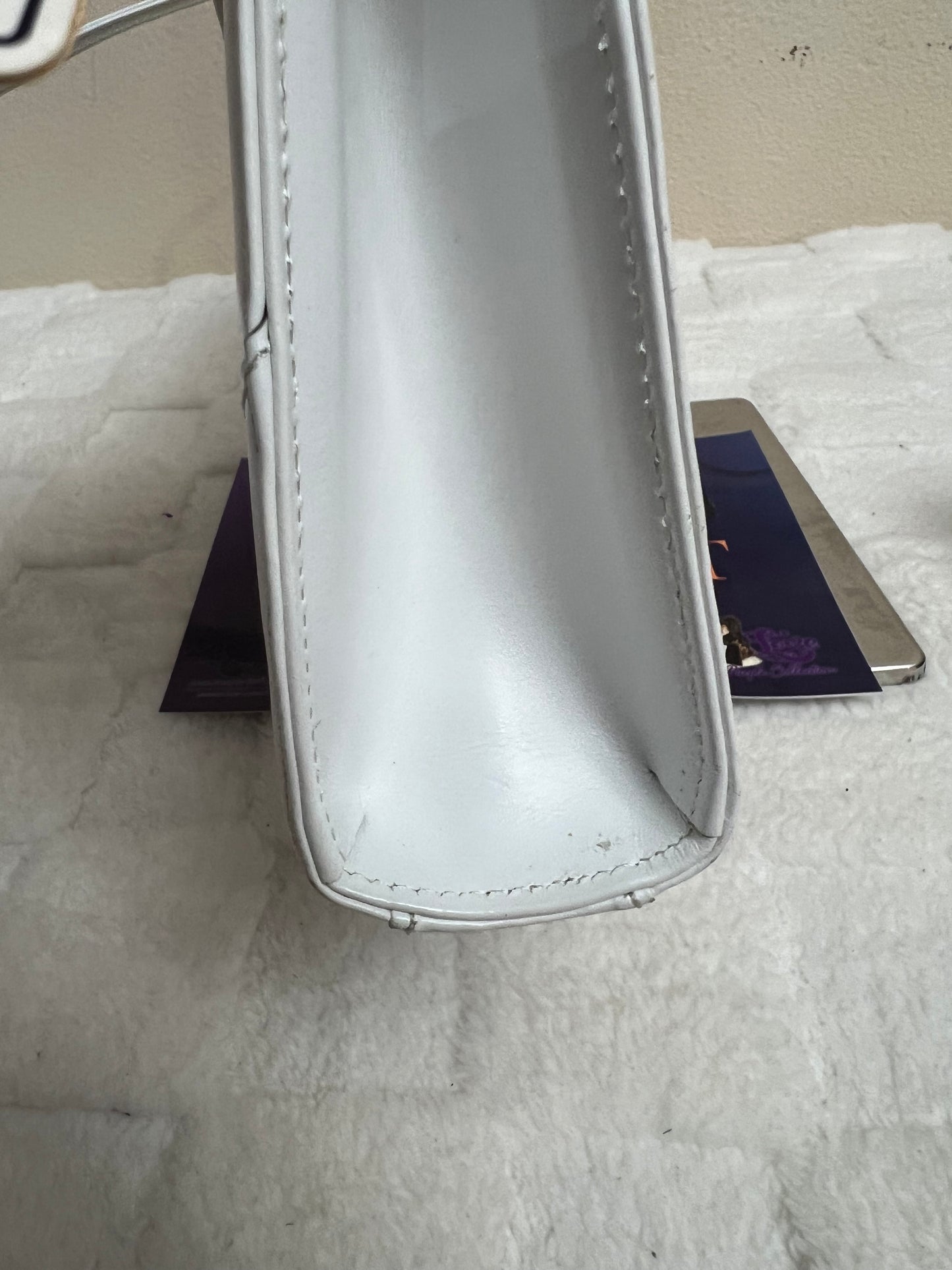 GIVE_NCHY SHOULDER BAG WHITE