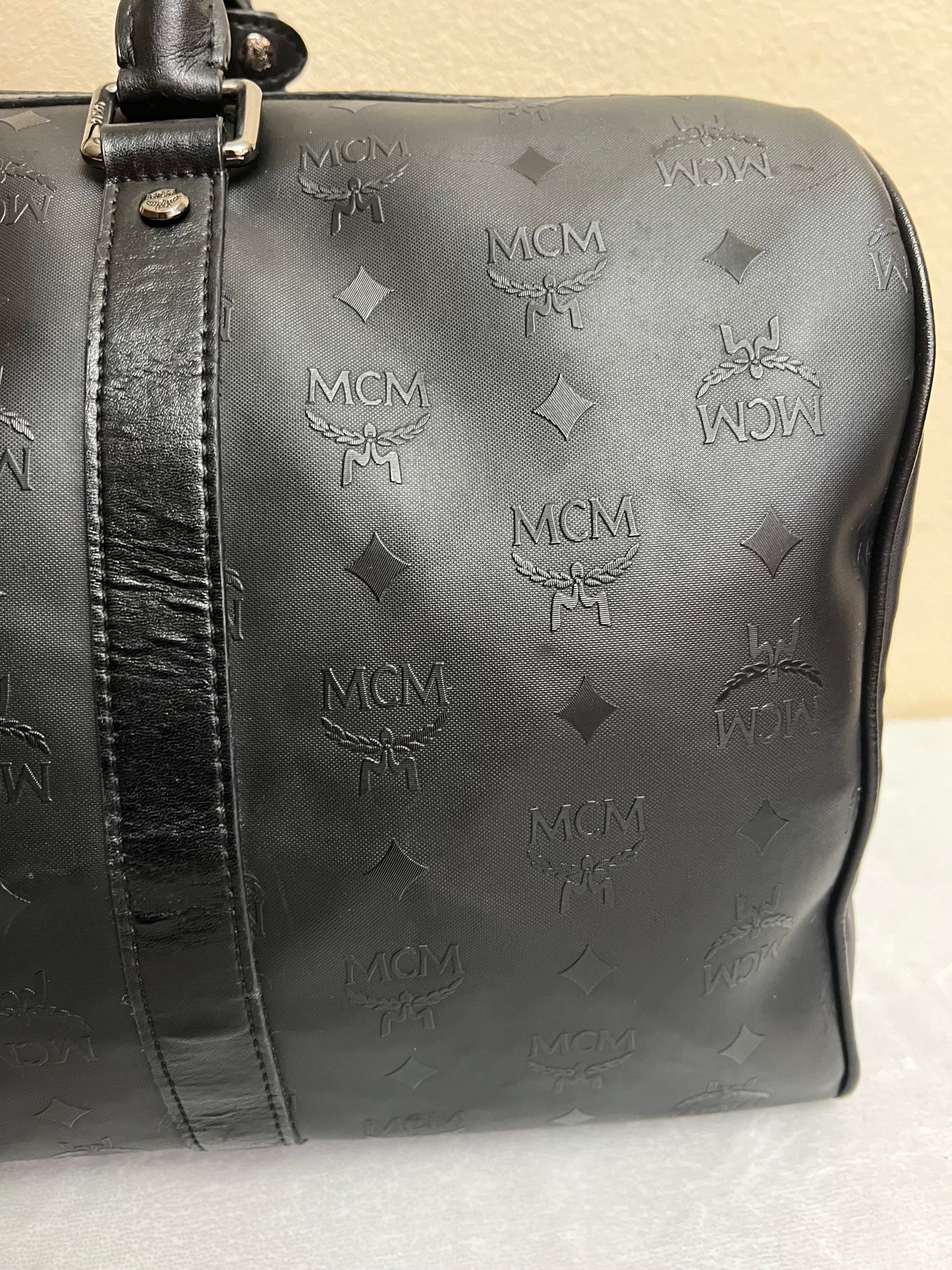 DUFFLE 45 BLACK ON BLACK