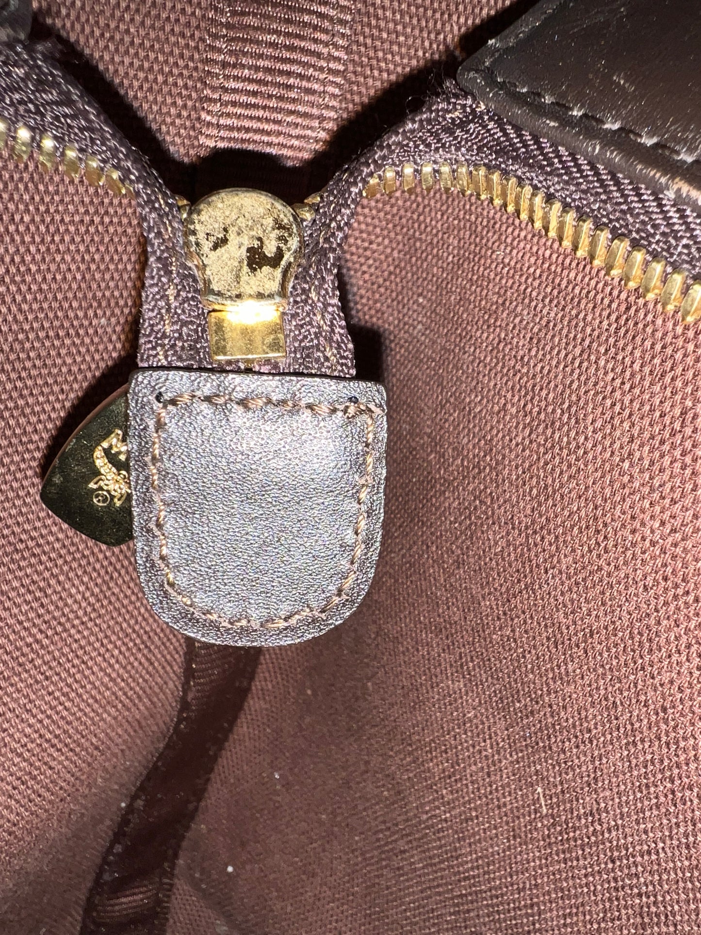 MCM CHOCO TOTE W/ BONE MM