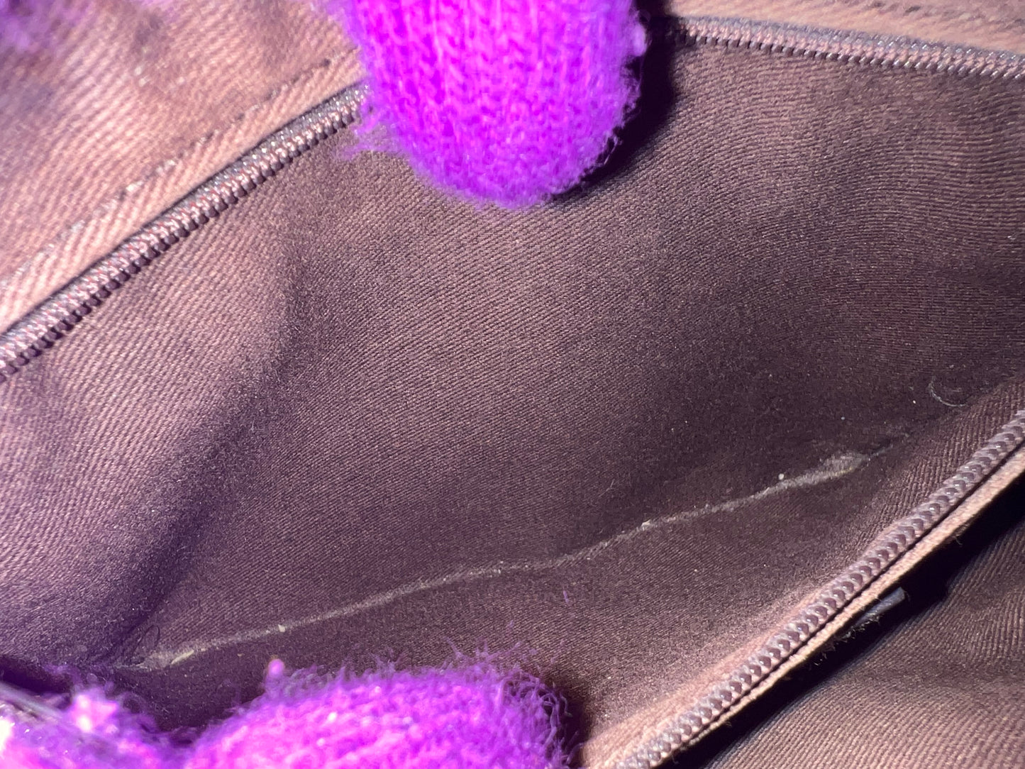 L _ O _ E _ W _ E CROSSBODY