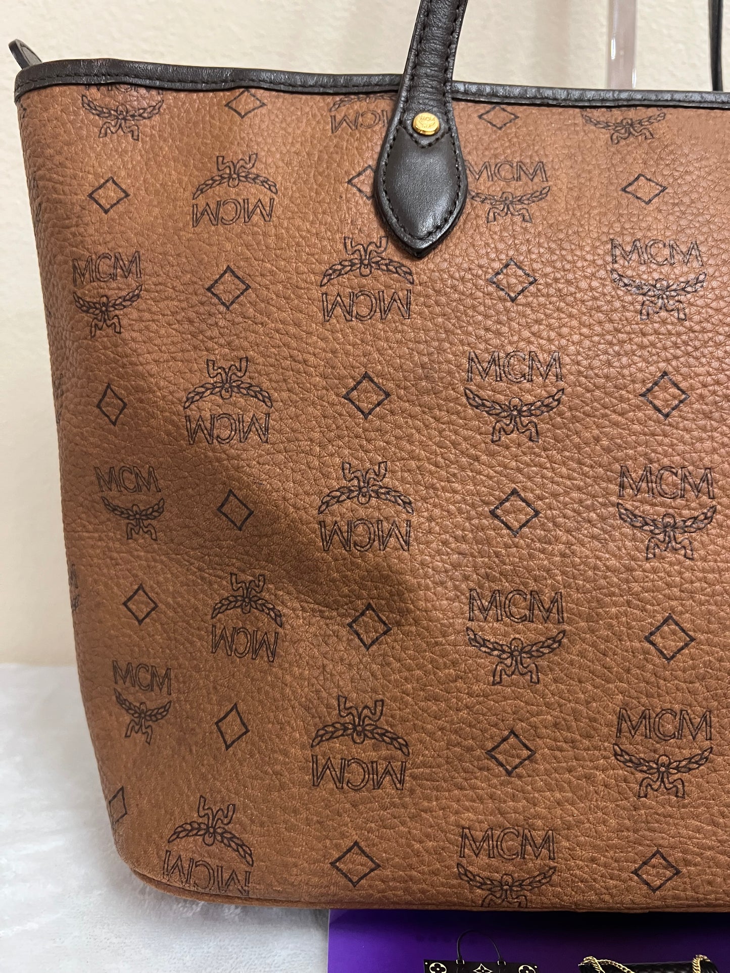 MCM CHOCO TOTE W/ BONE MM