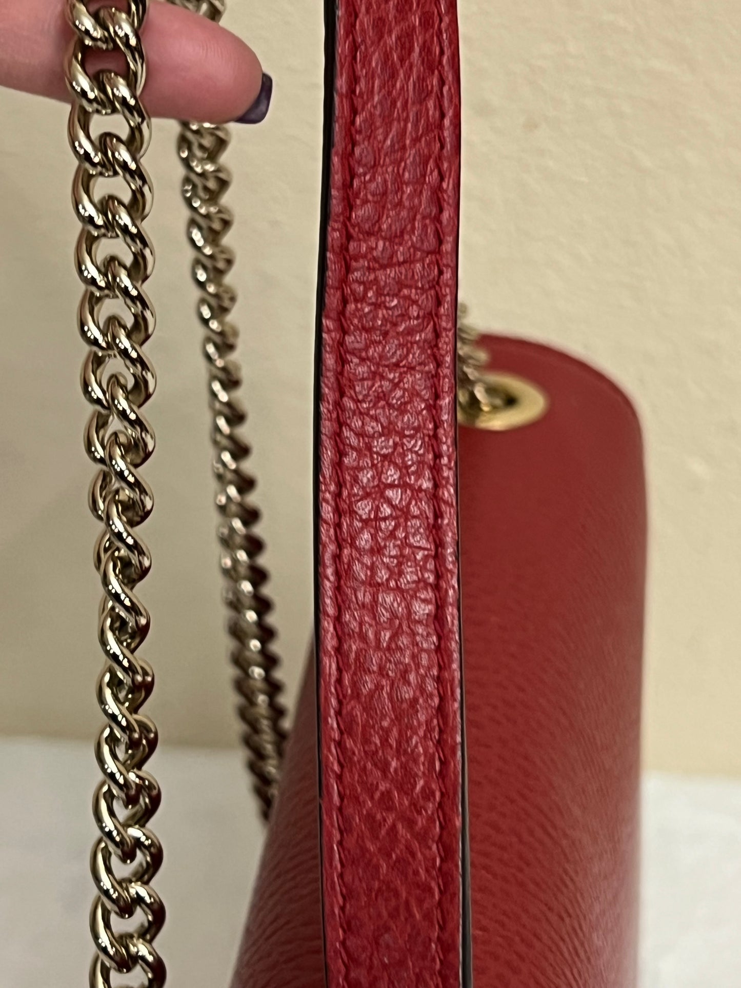 INTERLOCKING RED