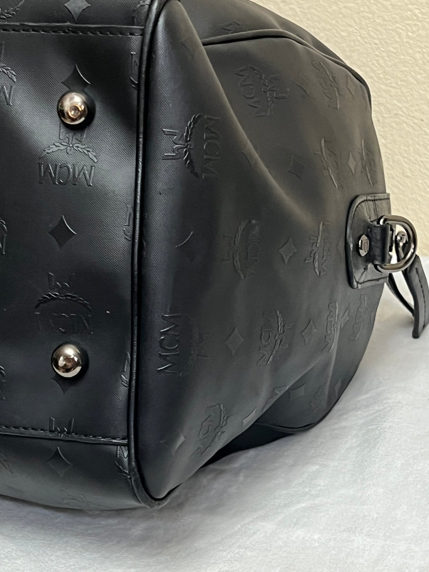 DUFFLE 45 BLACK ON BLACK