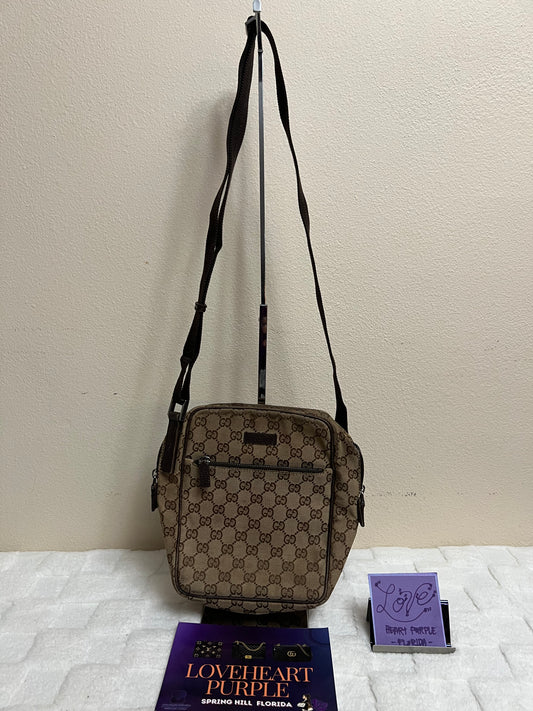 SUPREME CROSSBODY