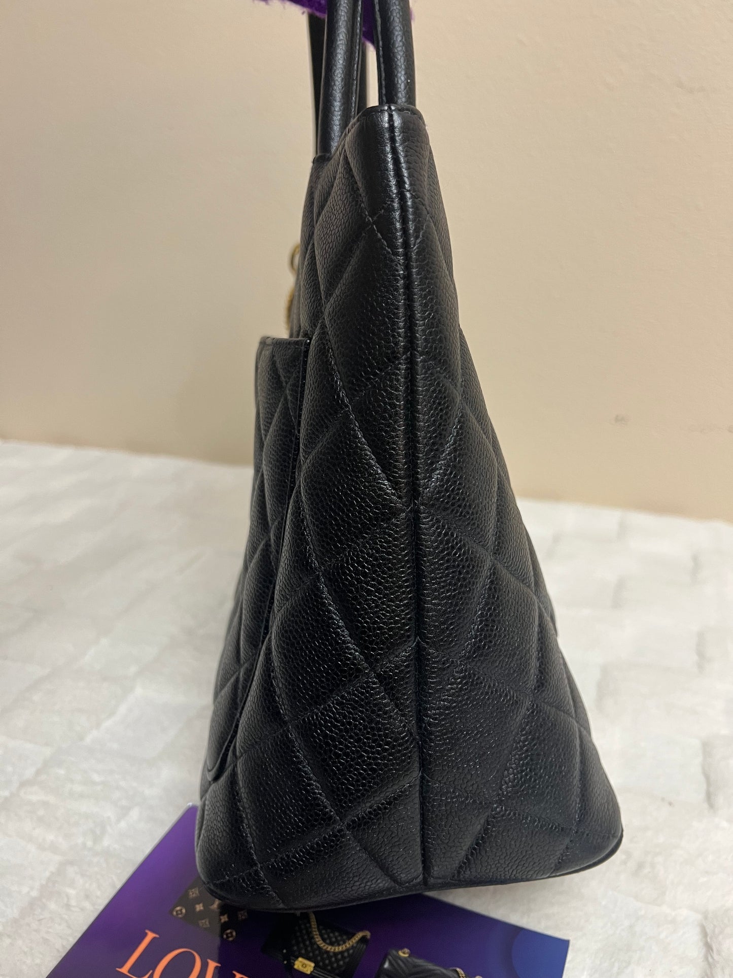 MEDALLION BLACK GHW