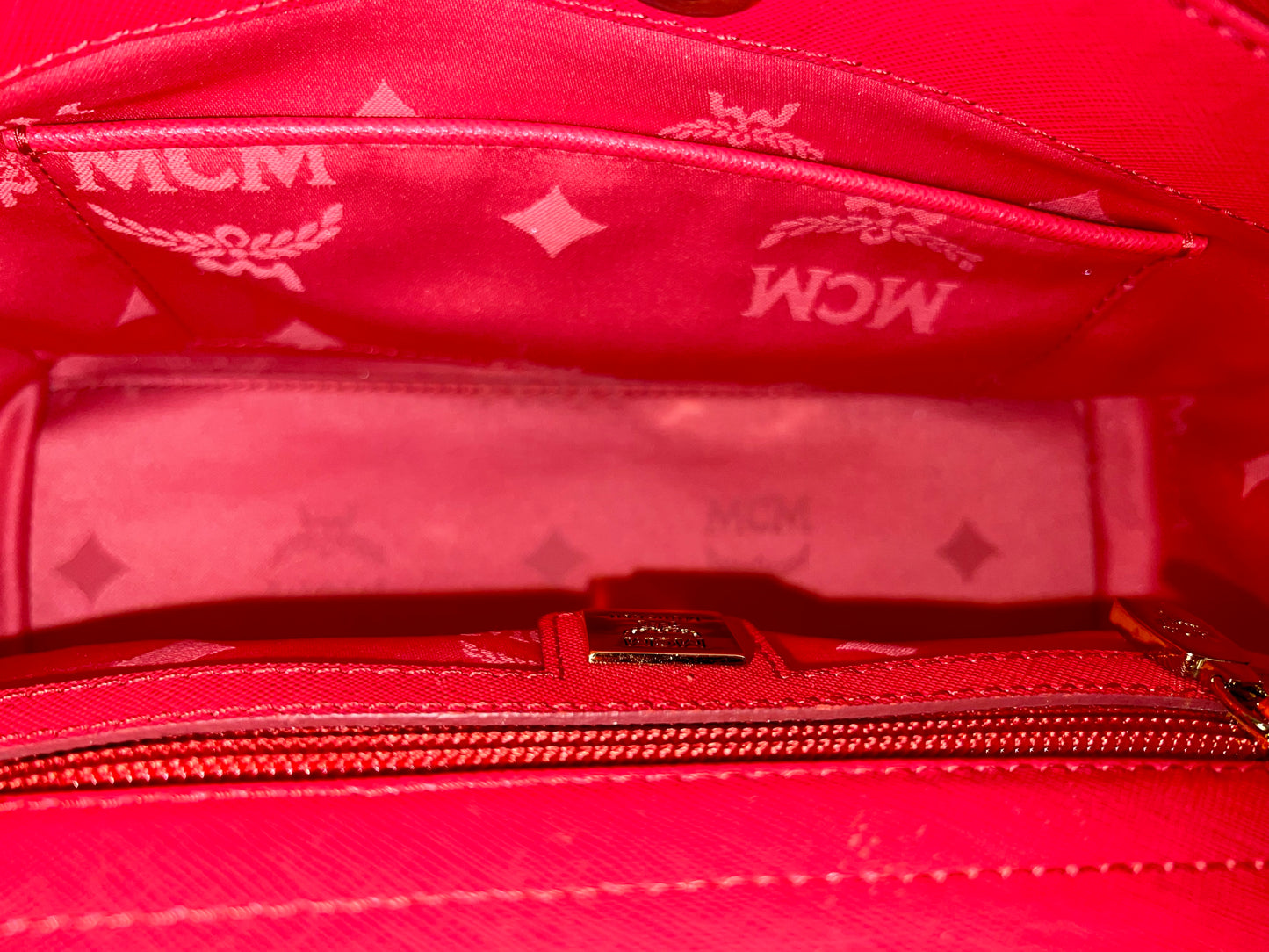 MCM SAFFIANO RED