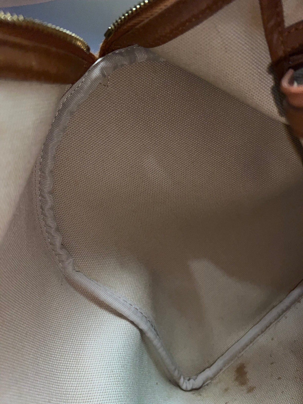 MCM DUFFLE 40 COGNAC