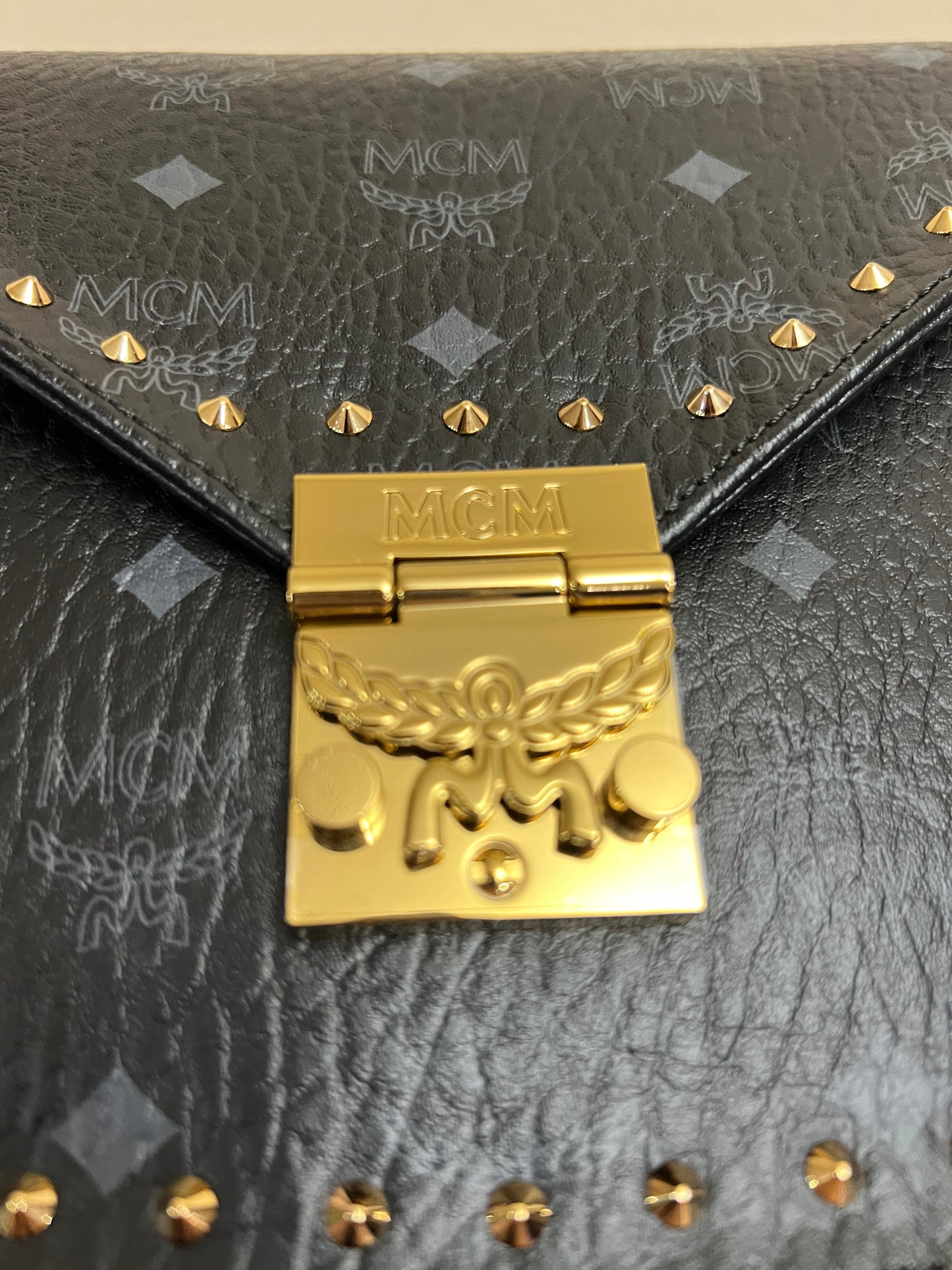 MCM PATRICIA STUDDED BLACK