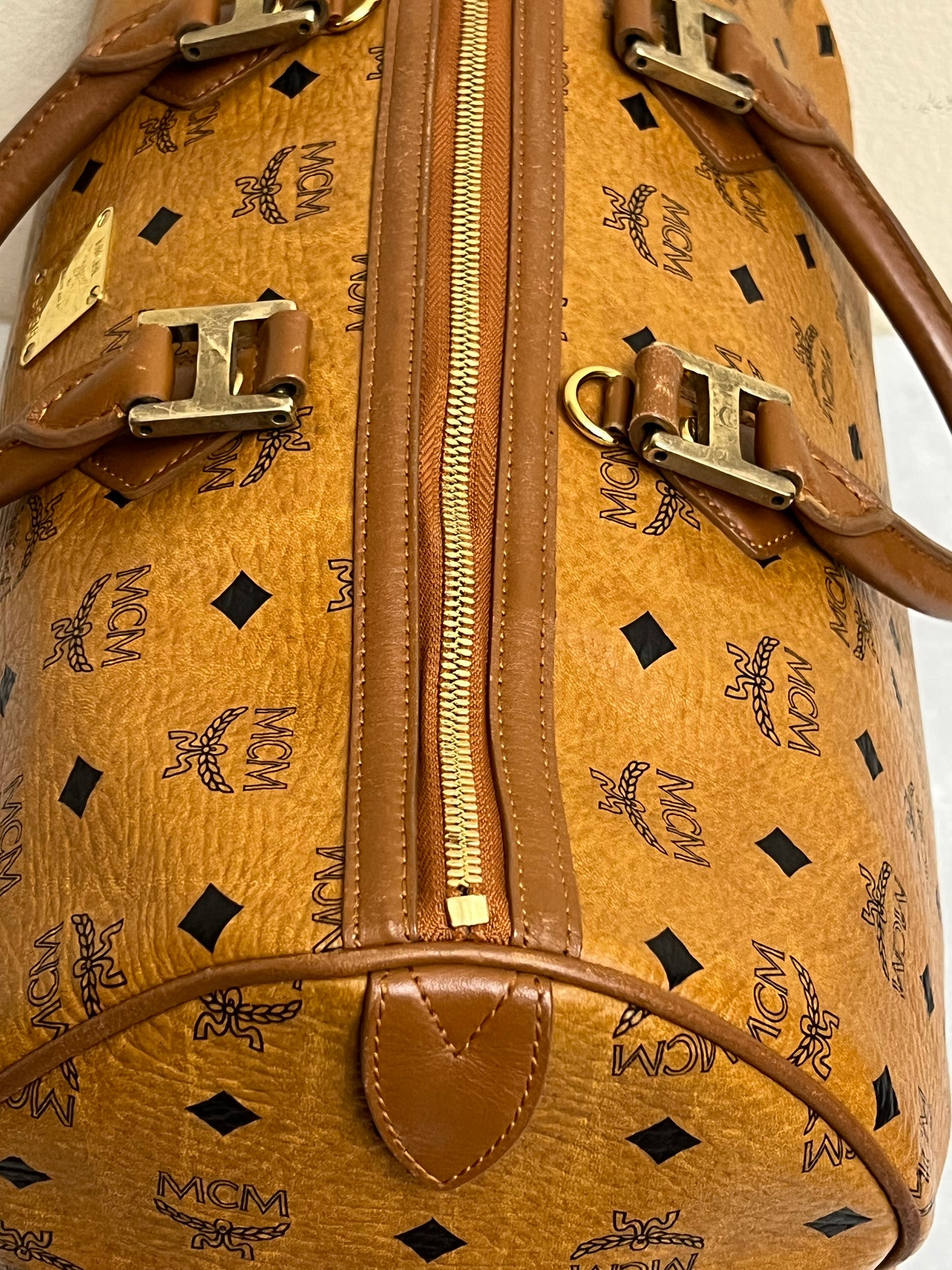 MCM DUFFLE 40 COGNAC