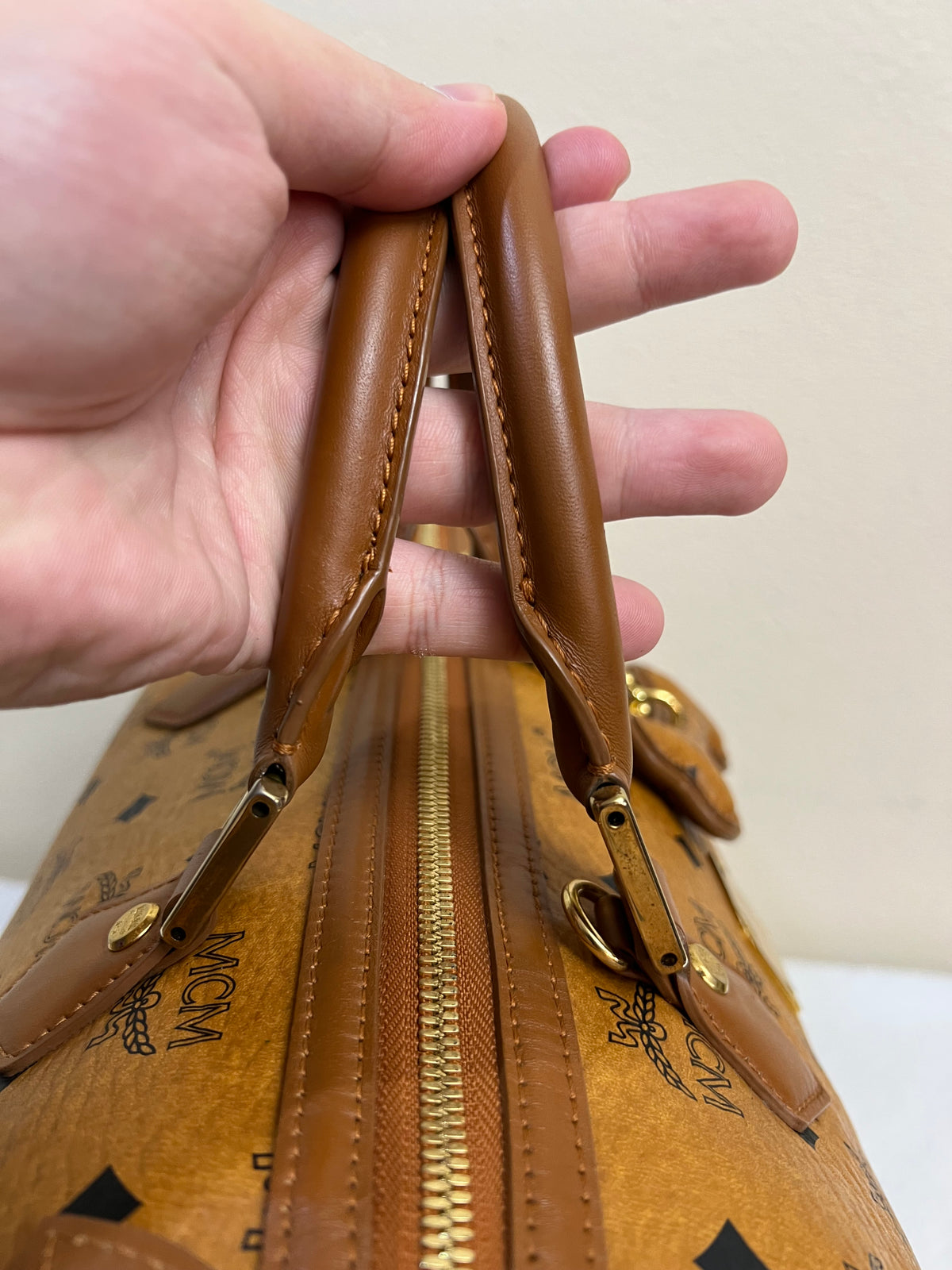 MCM DUFFLE 40 COGNAC