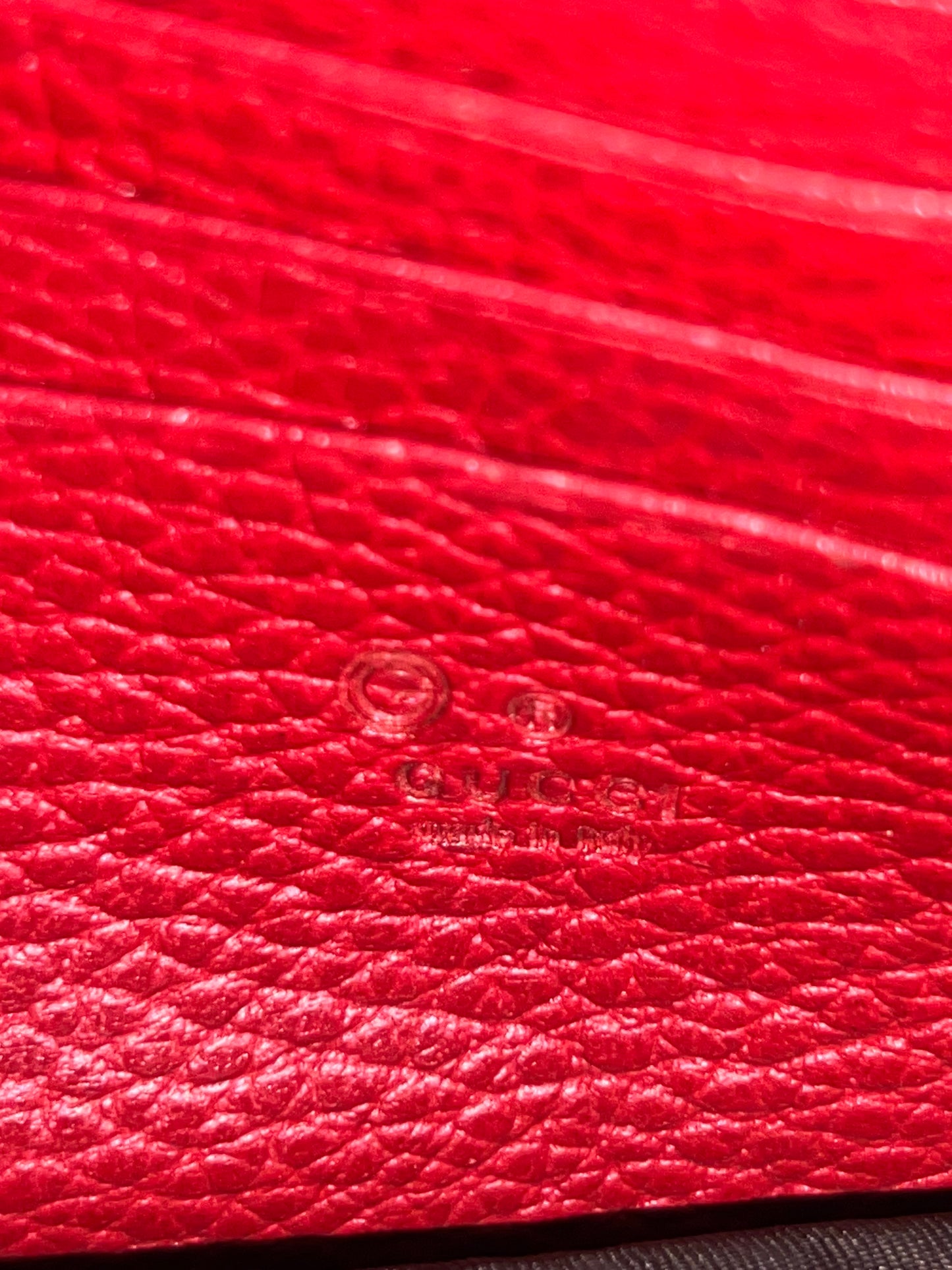 INTERLOCKING WALLET ON CHAIN