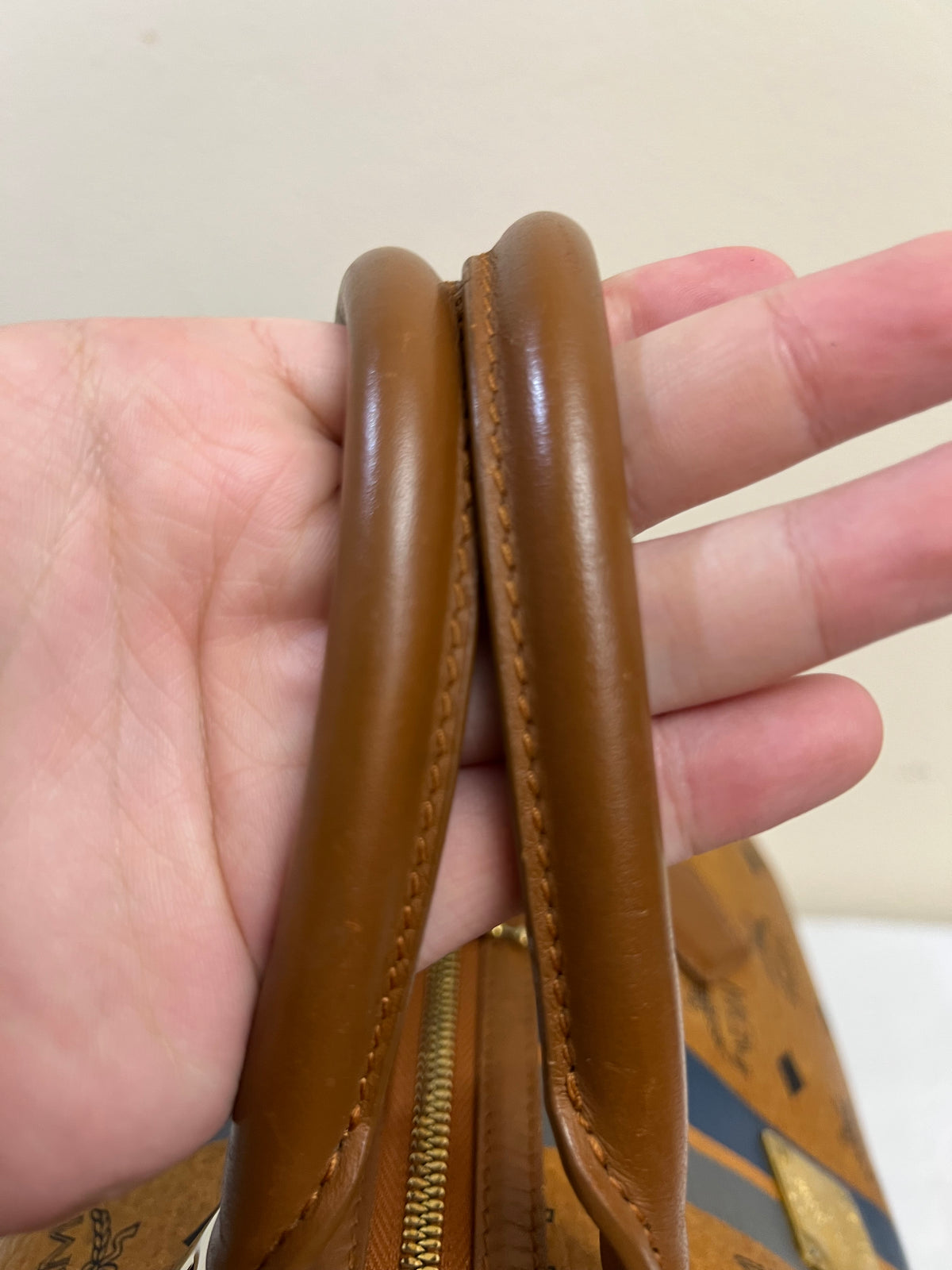 MCM DUFFLE 40 COGNAC