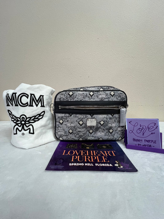 MCM AREN MESSENGER BAG
