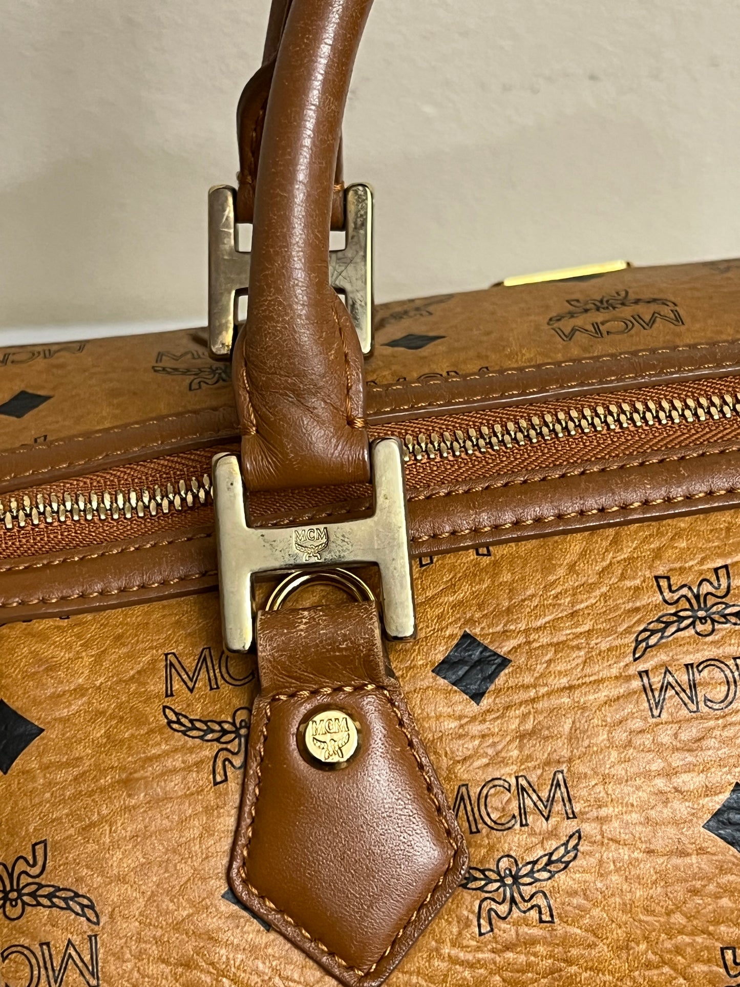 MCM DUFFLE 40 COGNAC