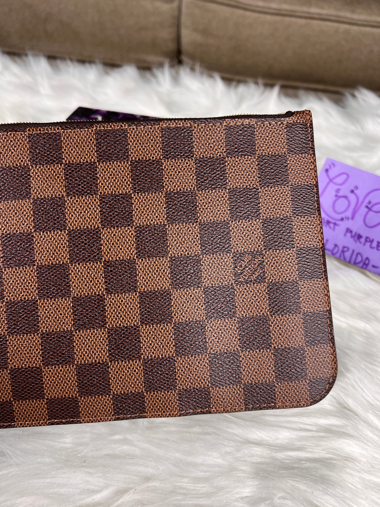 NEVERFULL POCHETTE MM DAMIER / RED INTERIOR