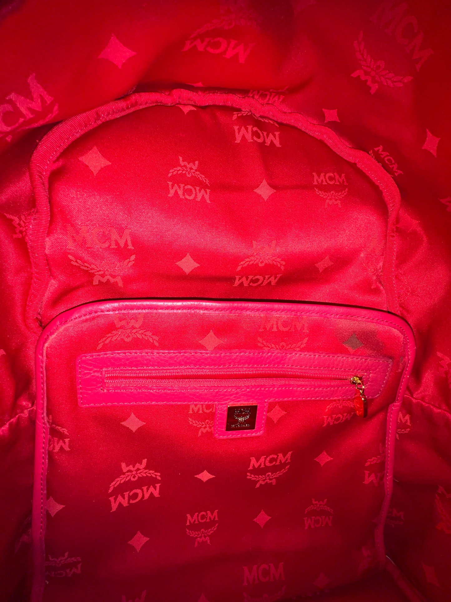 MCM RED BAGPACK LTD