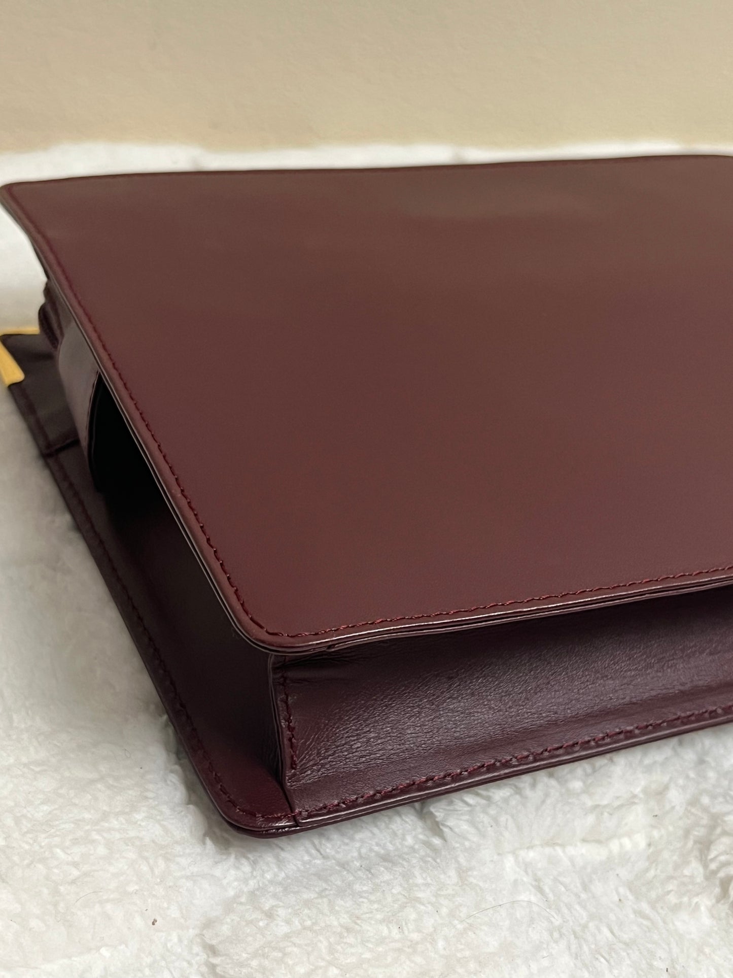 C_ A _ R _ T _ I _ E _ R CLUTCH MAROON