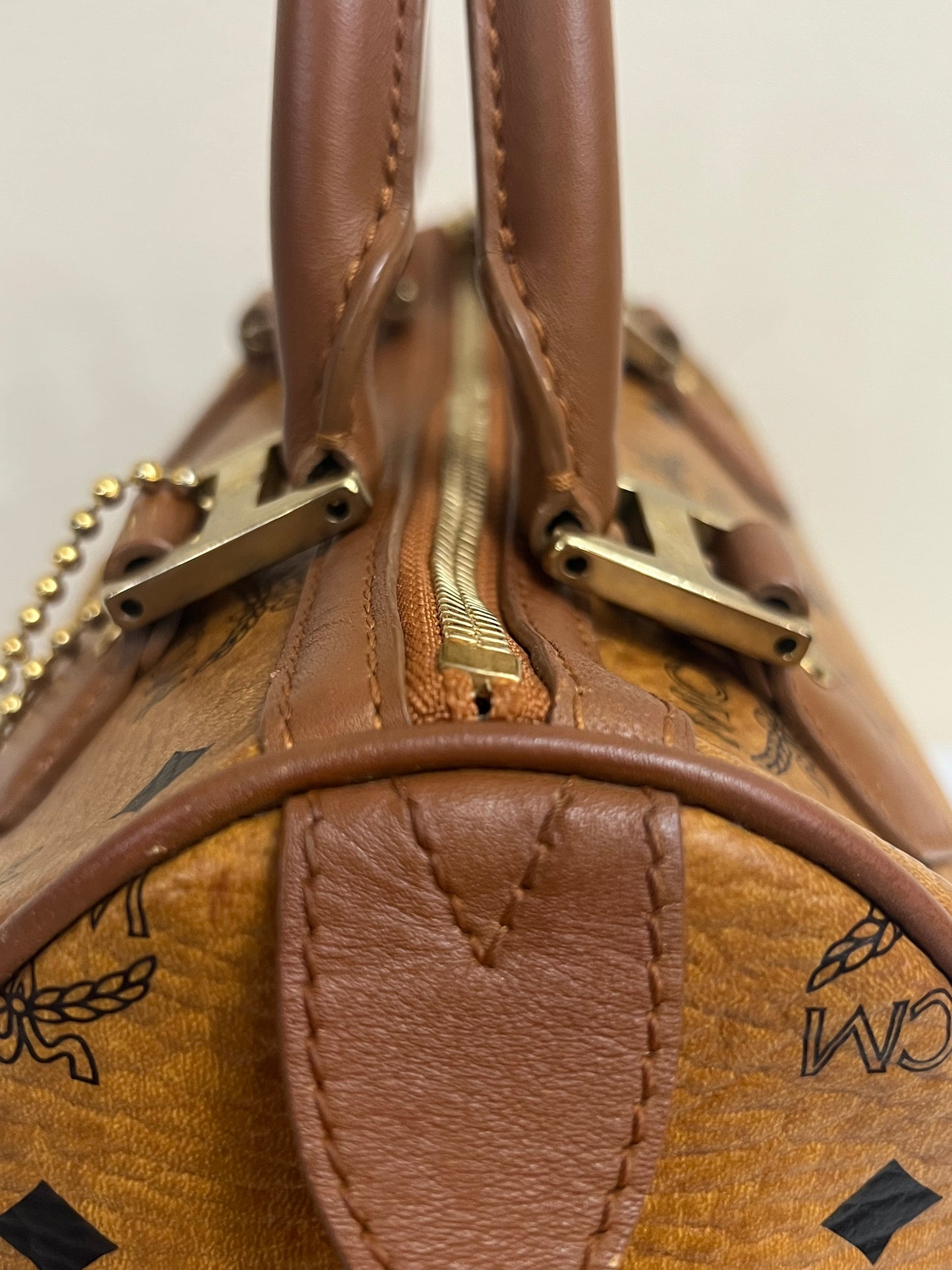 MCM BOSTON 25 W/ BONE