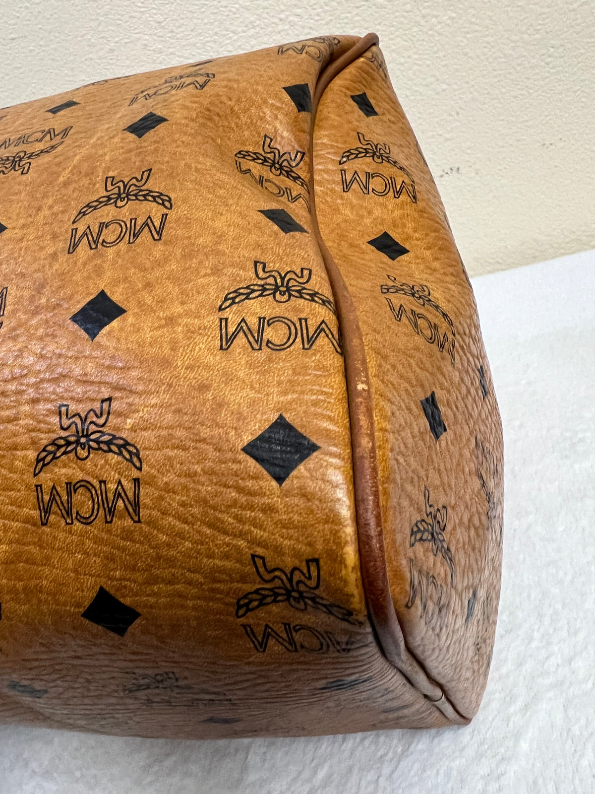 MCM DUFFLE 40 COGNAC