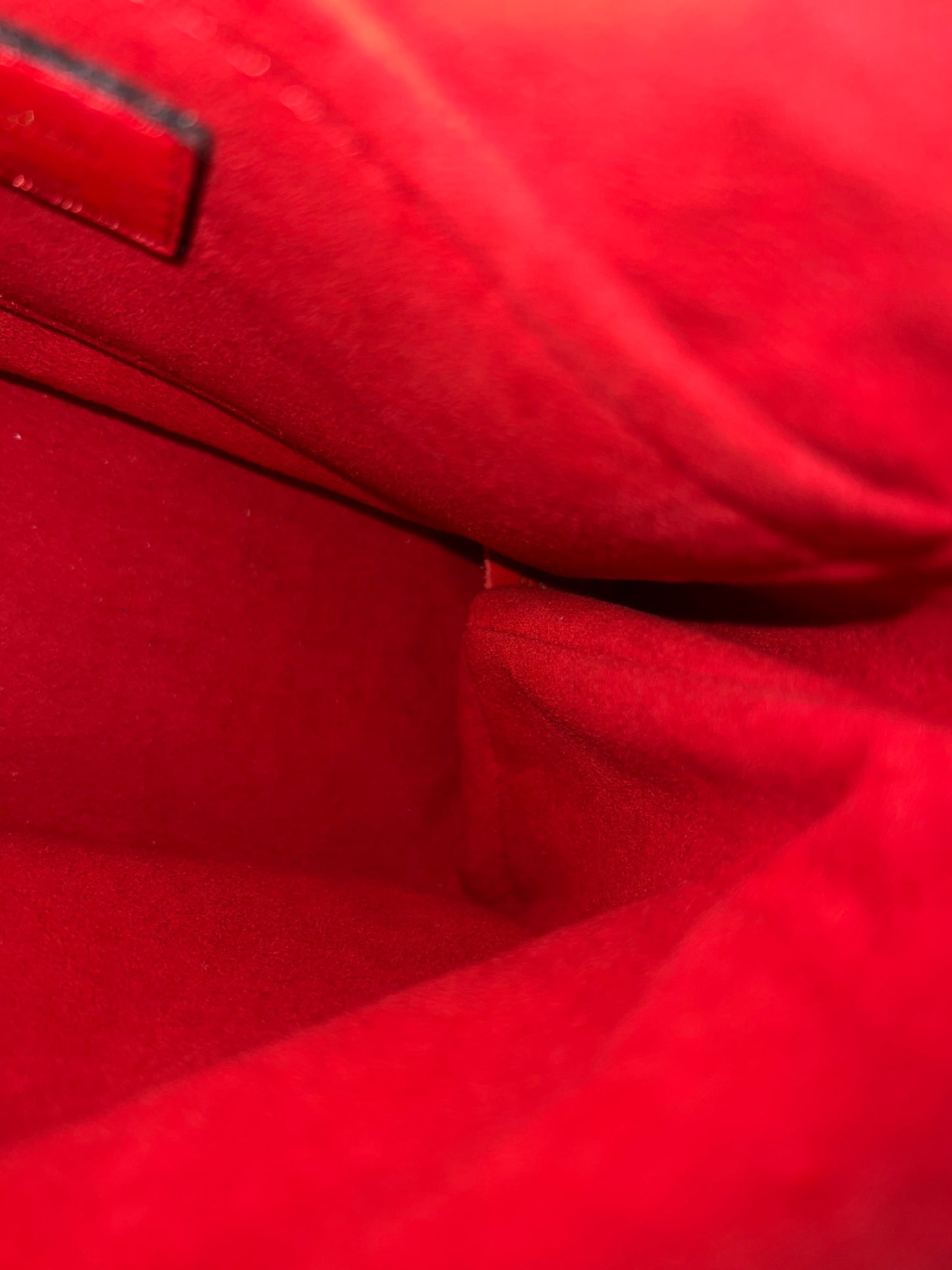 LOCKY BB RED