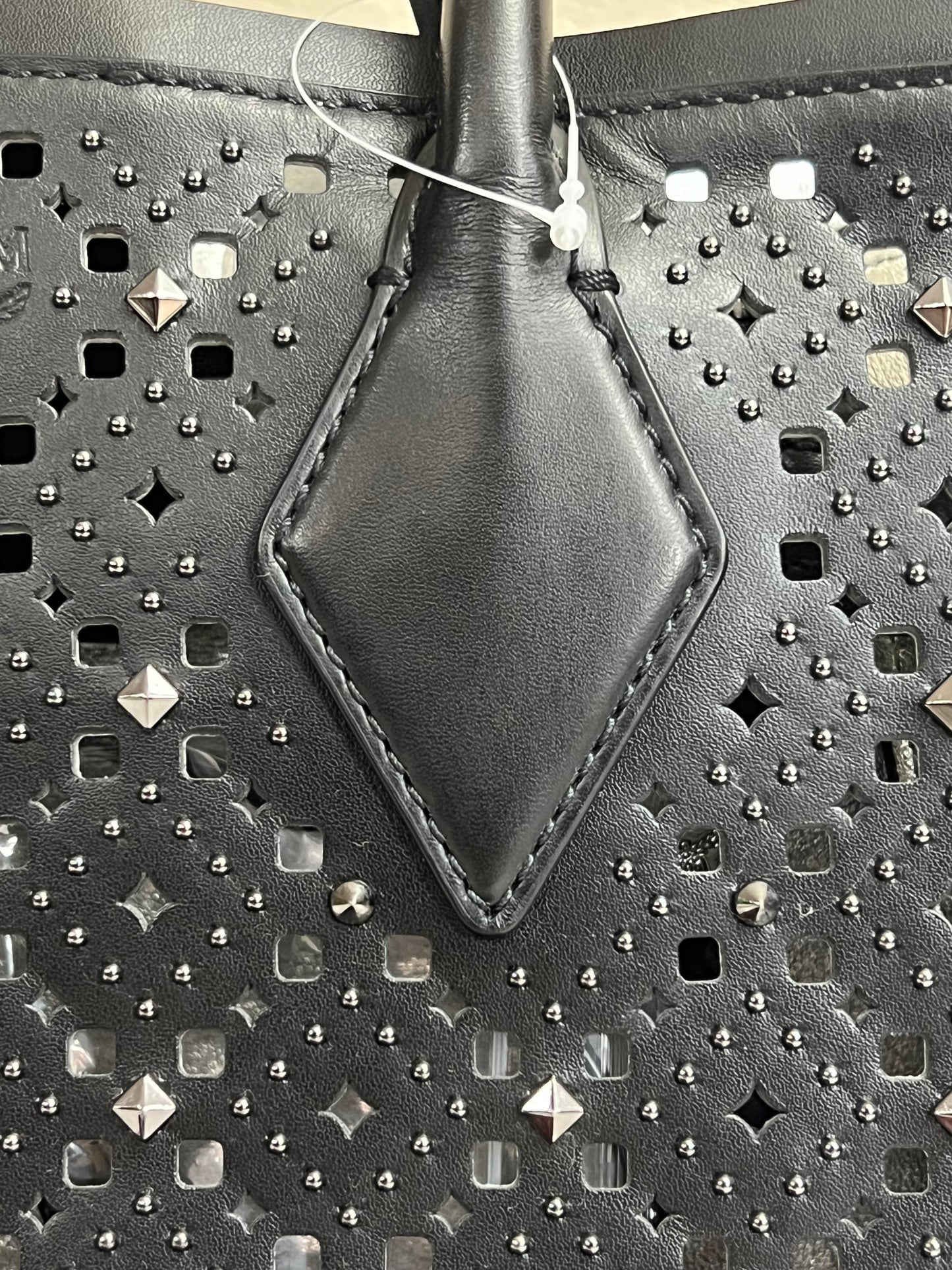 MCM PORFORATED TOTE BLACK