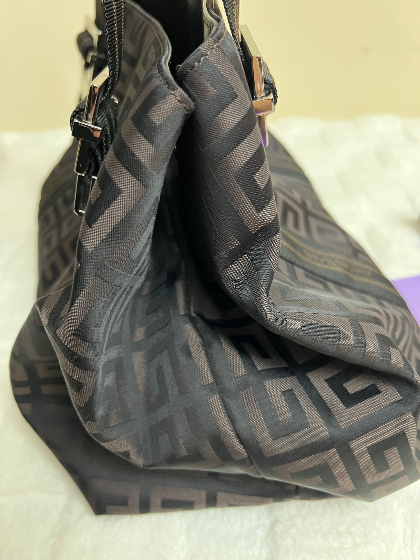G_I_V_E_N_C_H_Y TOTE