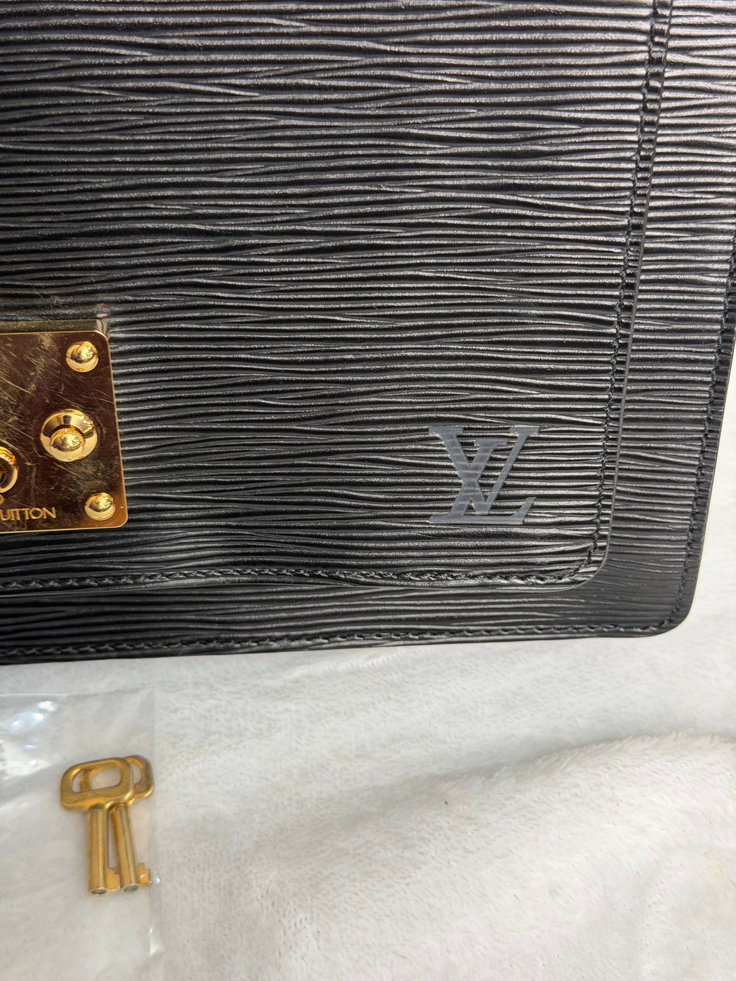 MONCEAU NOIR EPI BLACK