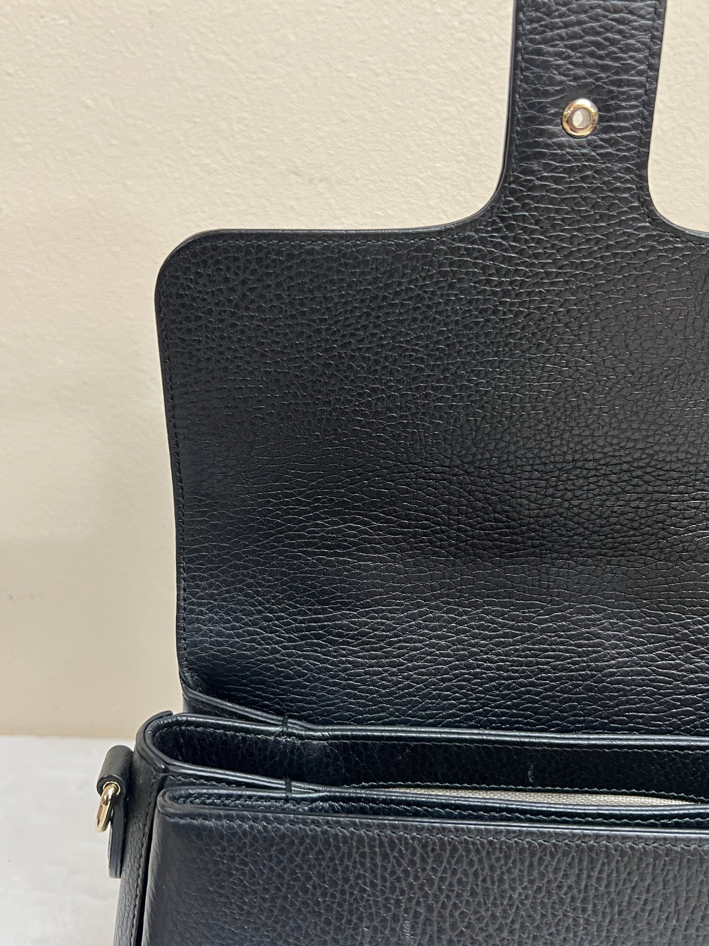 INTERLOCKING TOP HANDLE BLACK