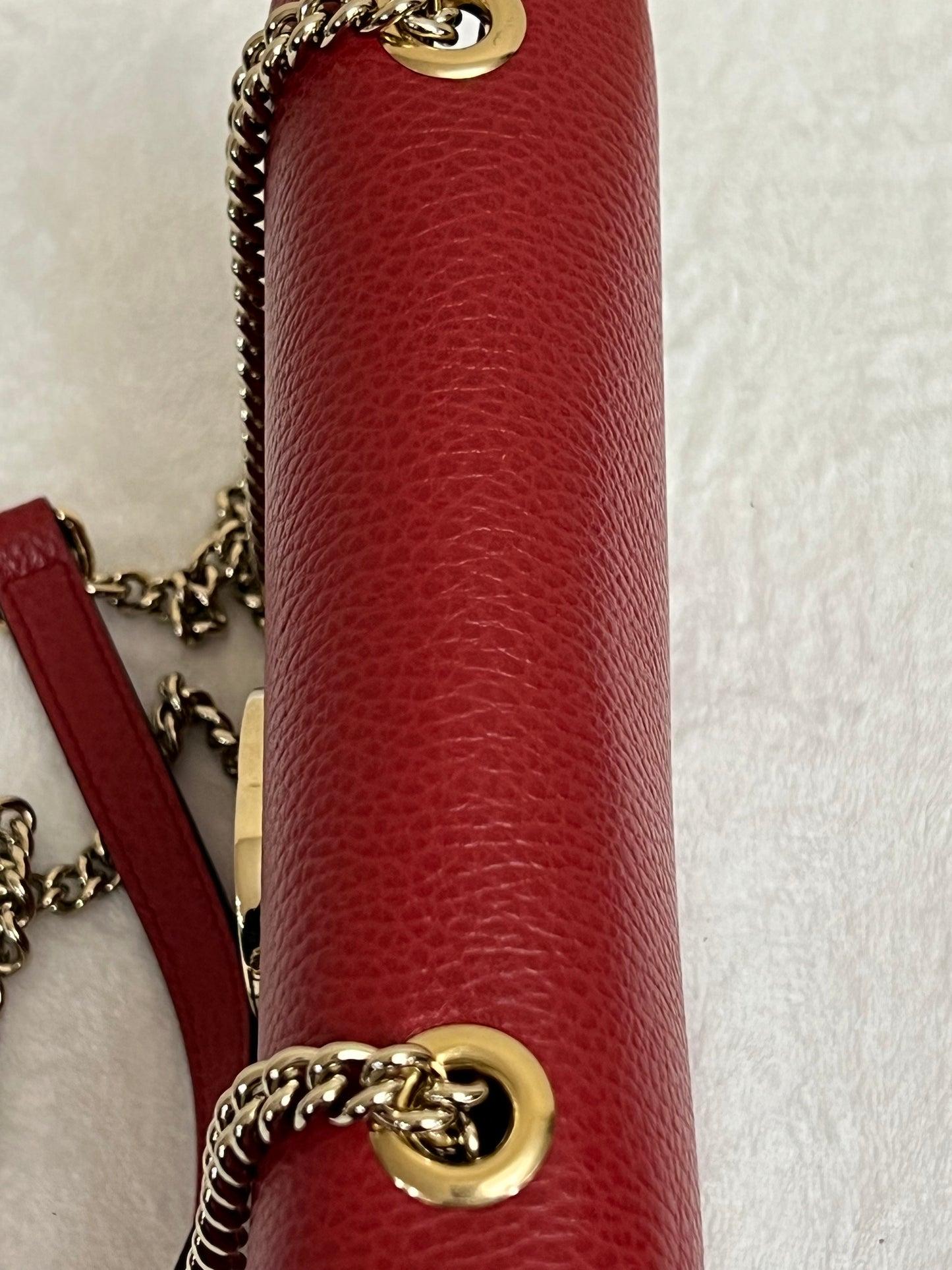 INTERLOCKING RED