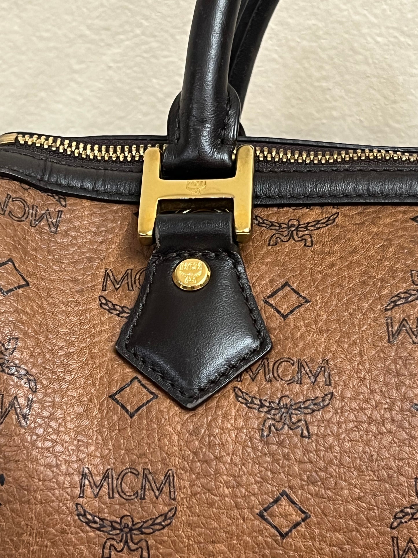 MCM BOSTON CHOCO 25 w/ BONE