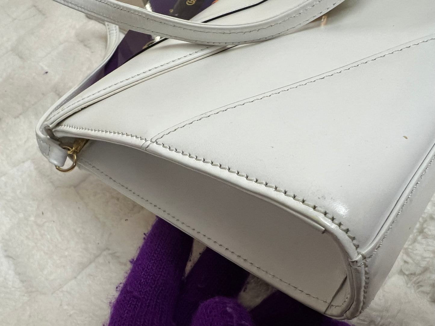 GIVE_NCHY SHOULDER BAG WHITE