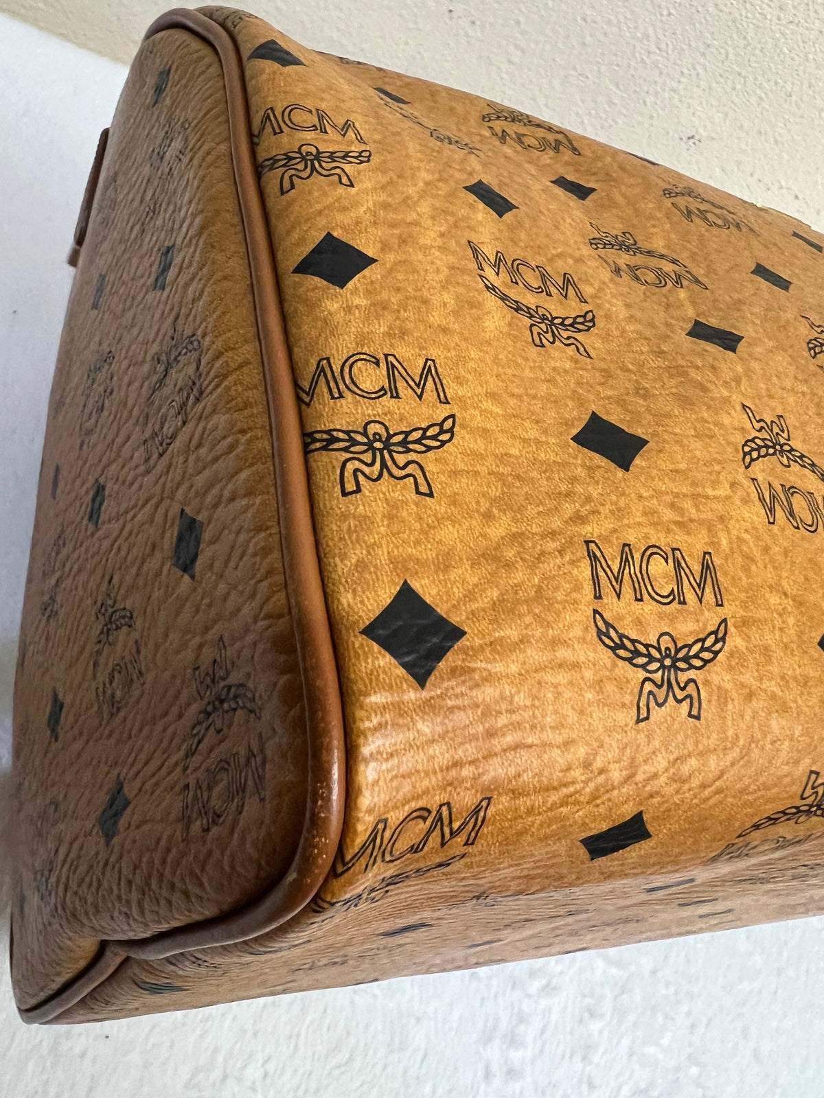 MCM DUFFLE 40 COGNAC