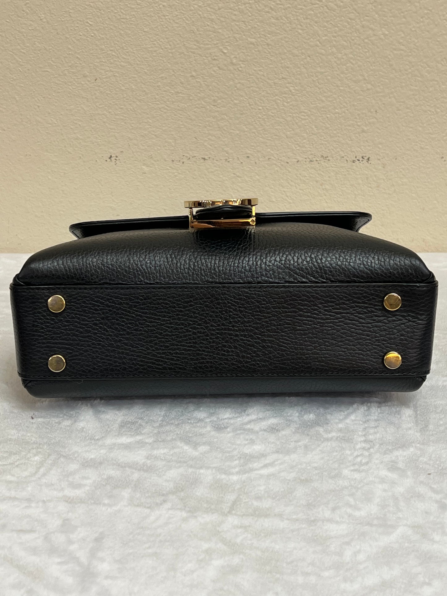 INTERLOCKING TOP HANDLE BLACK