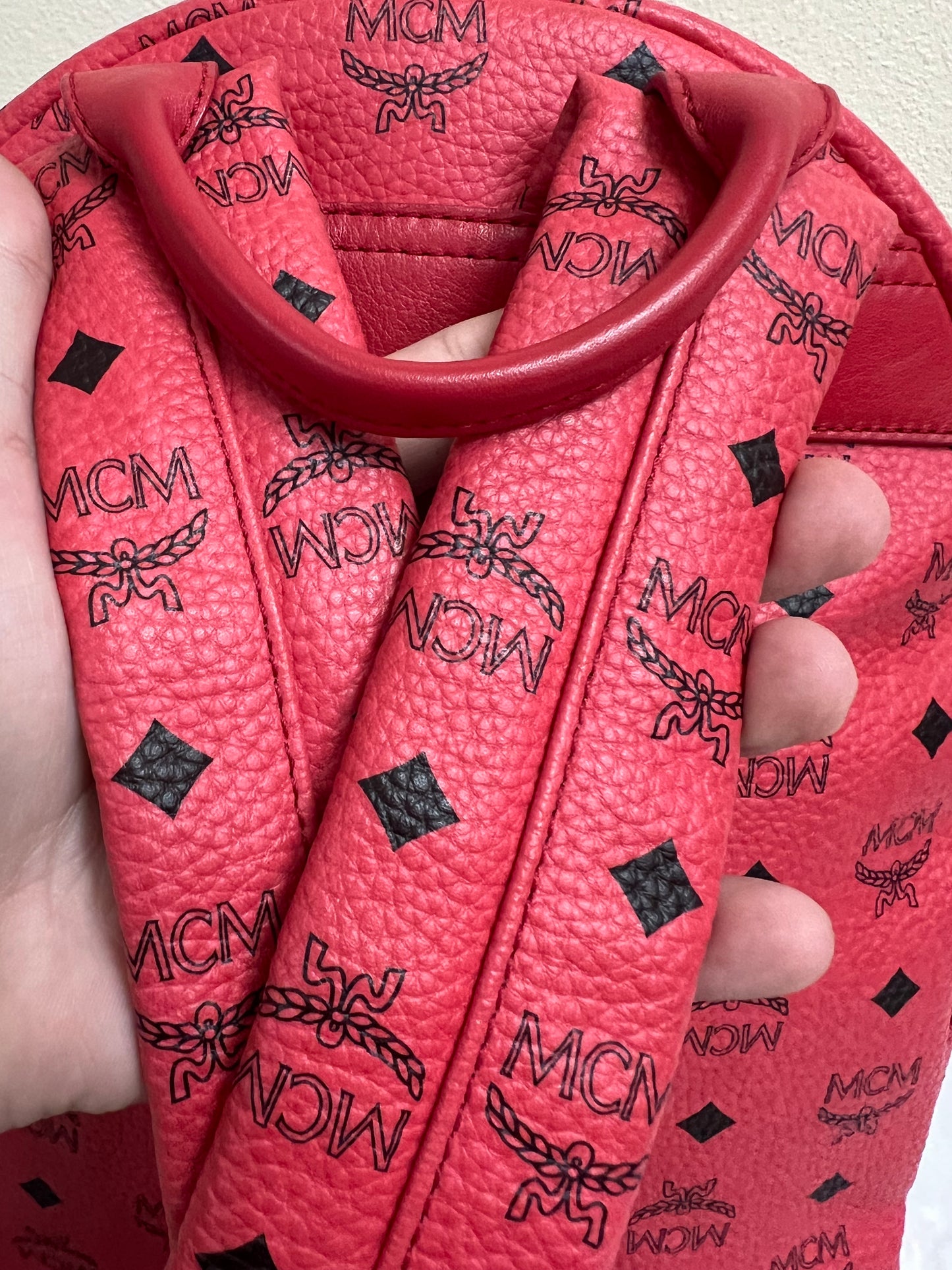 MCM RED BAGPACK LTD