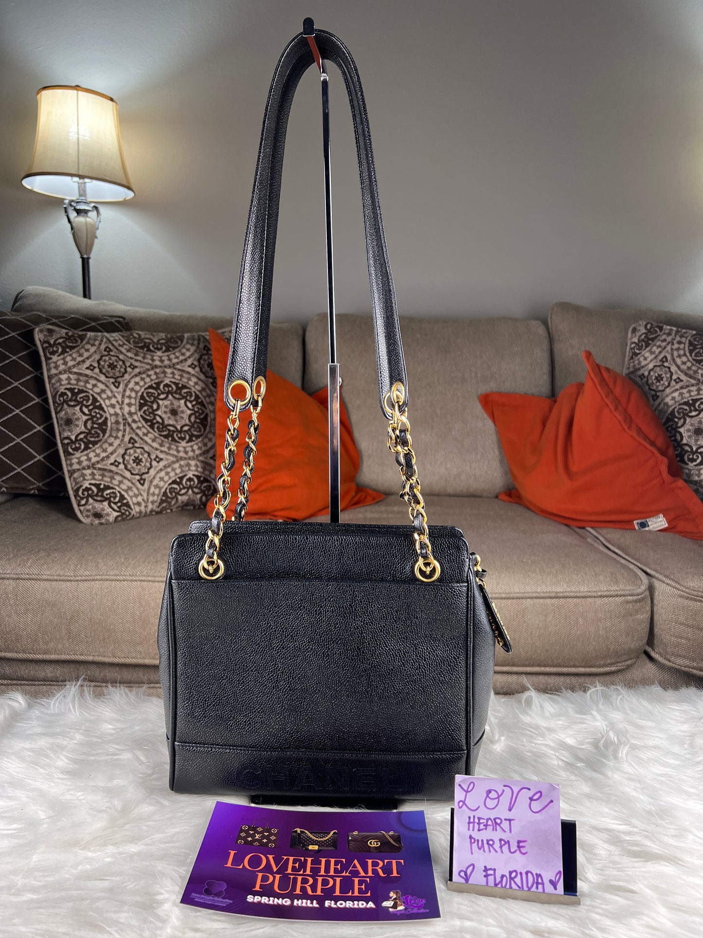 CAVIAR SHOULDER BAG