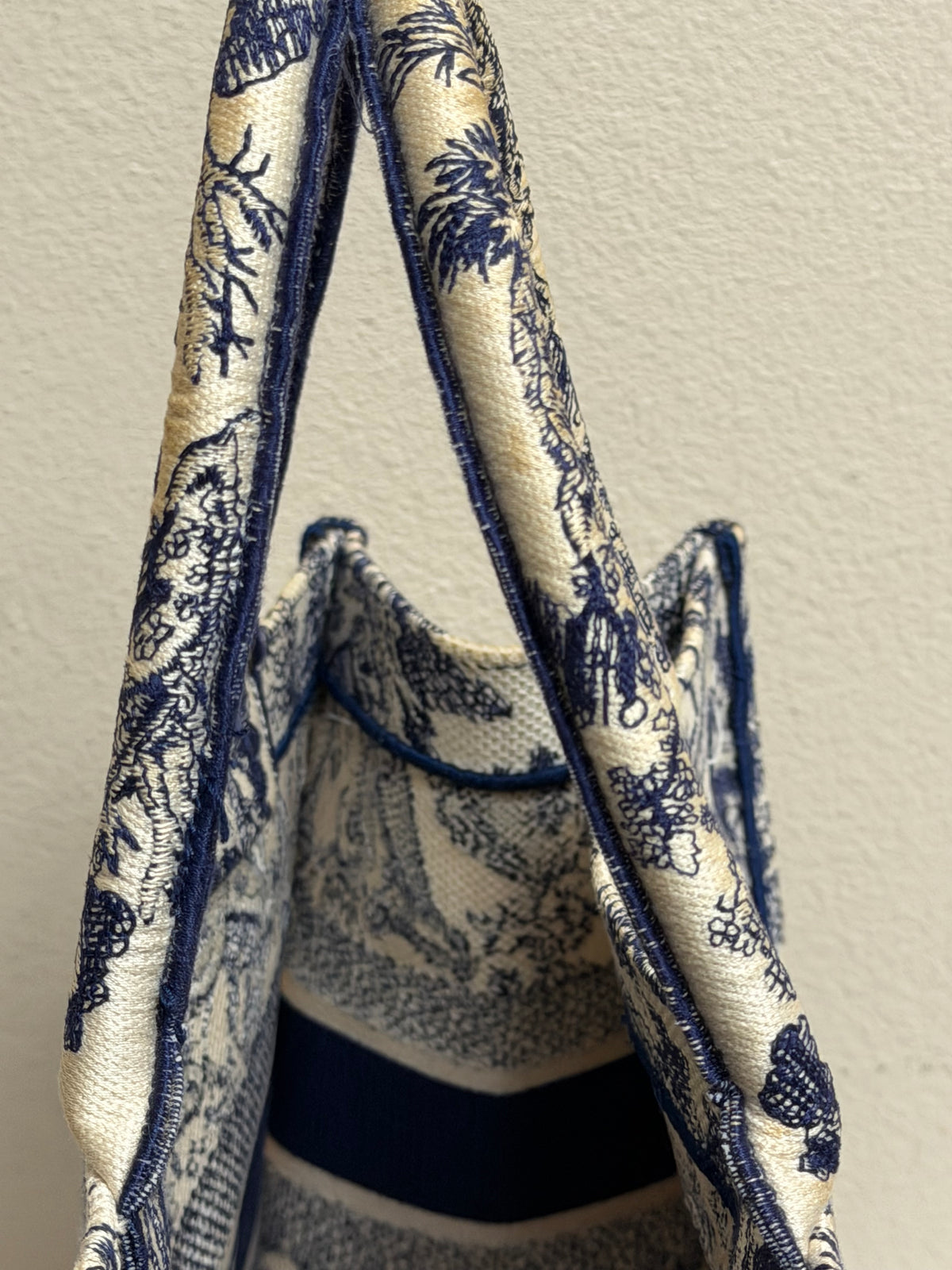 BOOKED TOTE