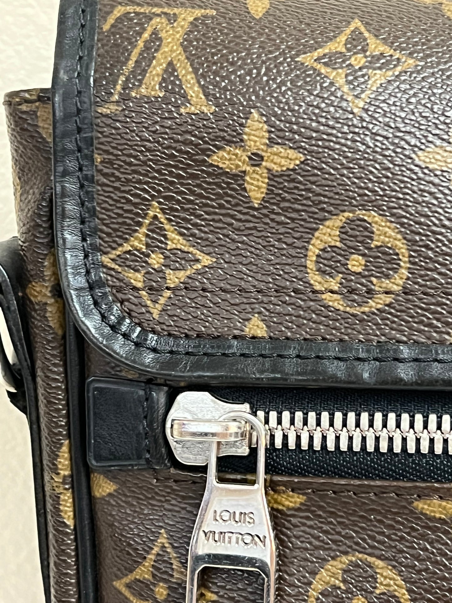 MACASAR CROSSBODY