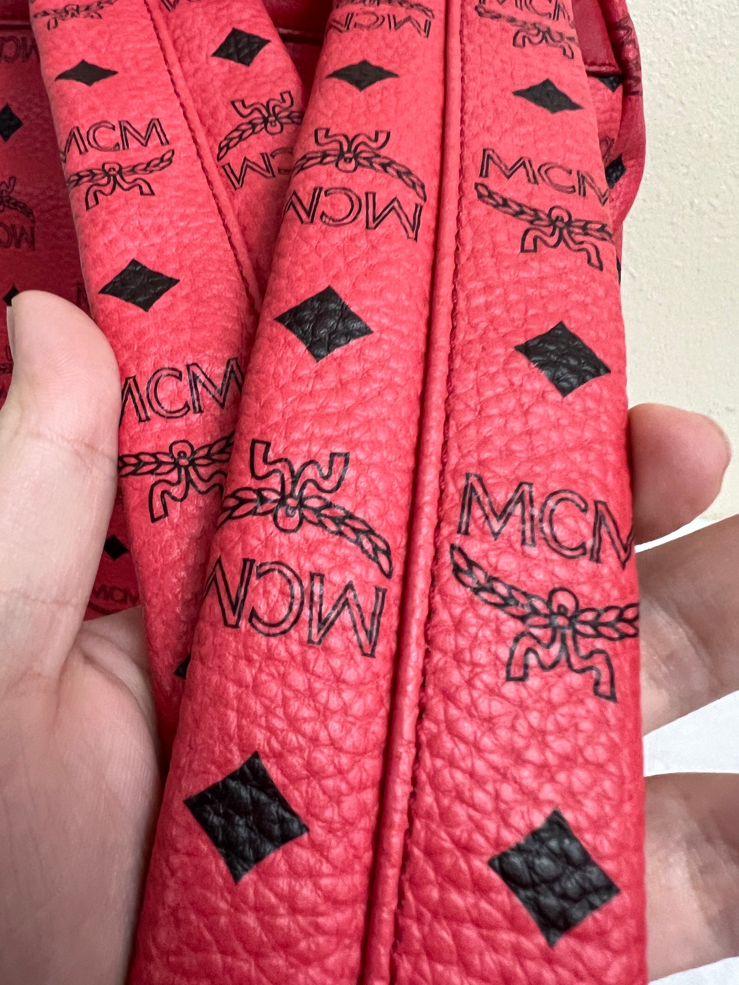MCM RED BAGPACK LTD