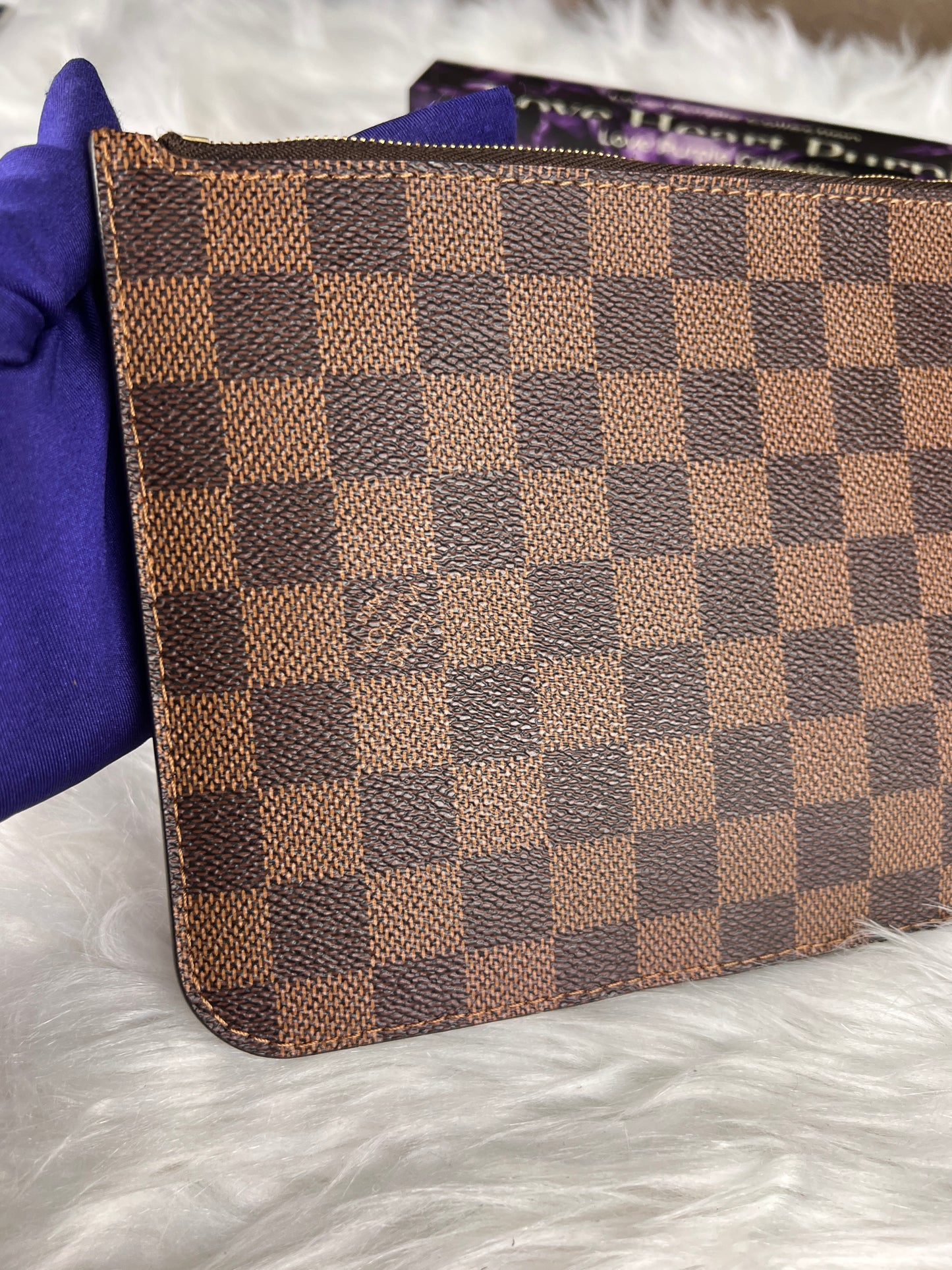 NEVERFULL POCHETTE MM DAMIER / RED INTERIOR