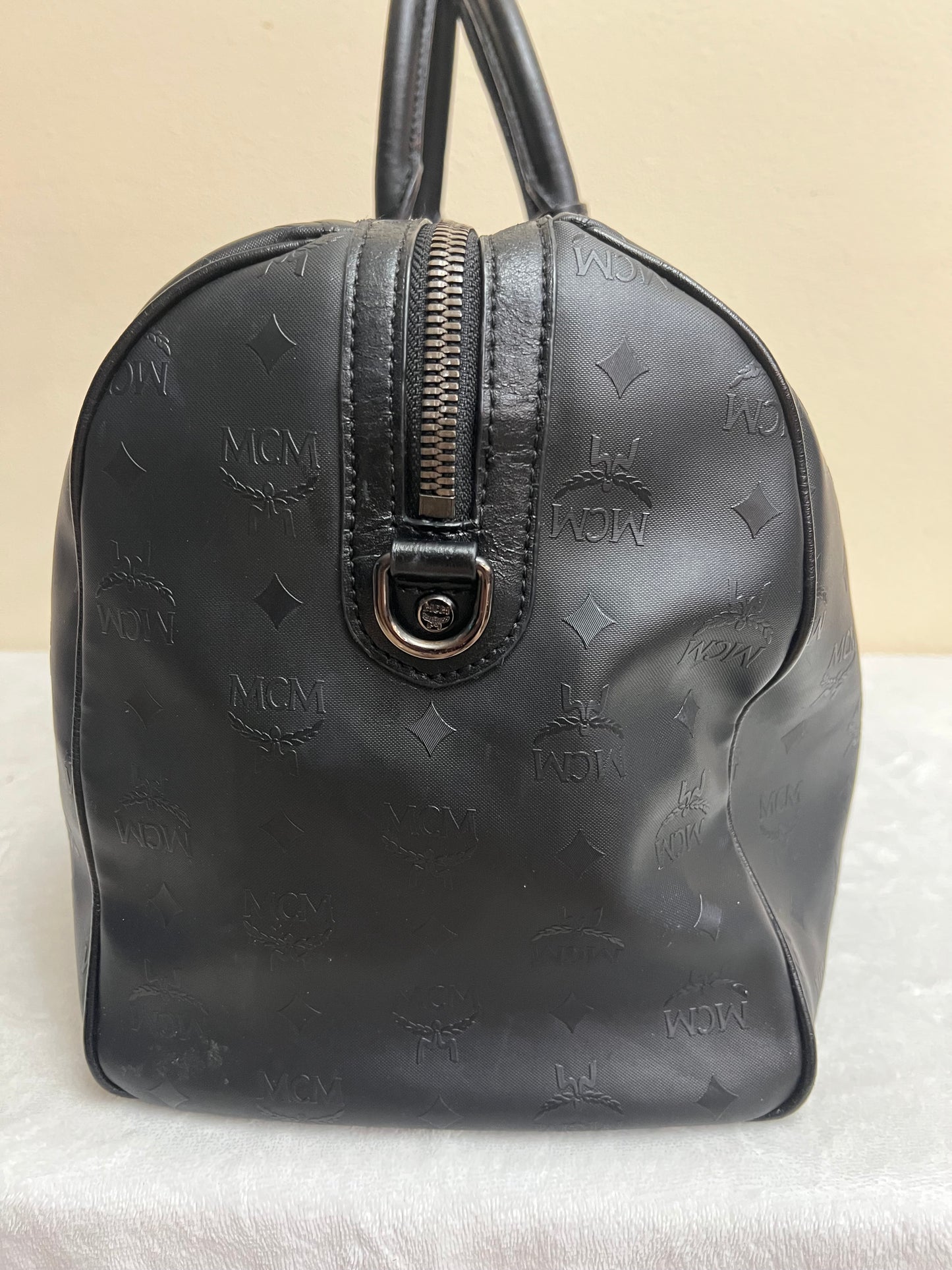 DUFFLE 45 BLACK ON BLACK
