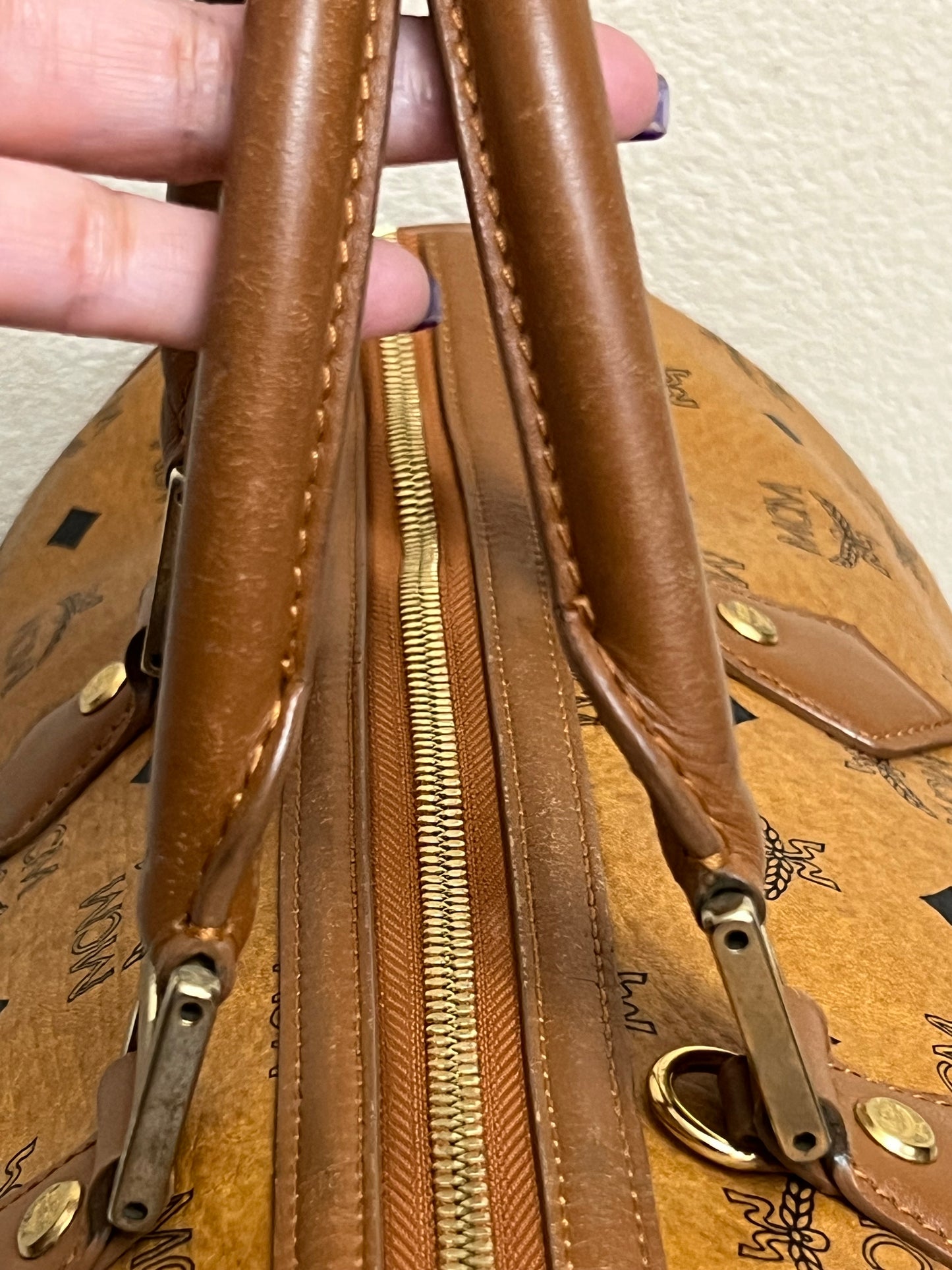 MCM DUFFLE 40 COGNAC