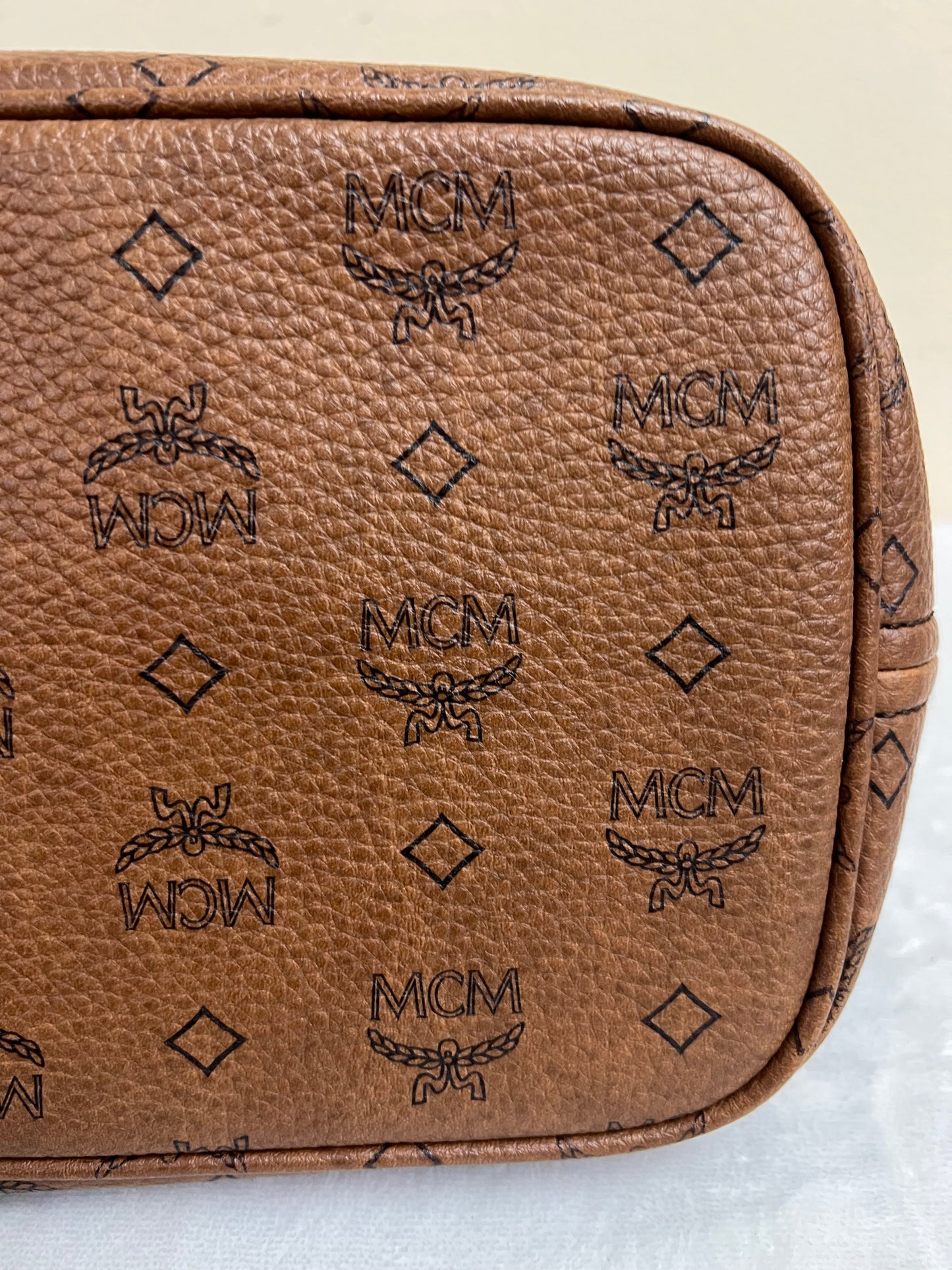 MCM CHOCO W/ BONE BLUE STRPES MM