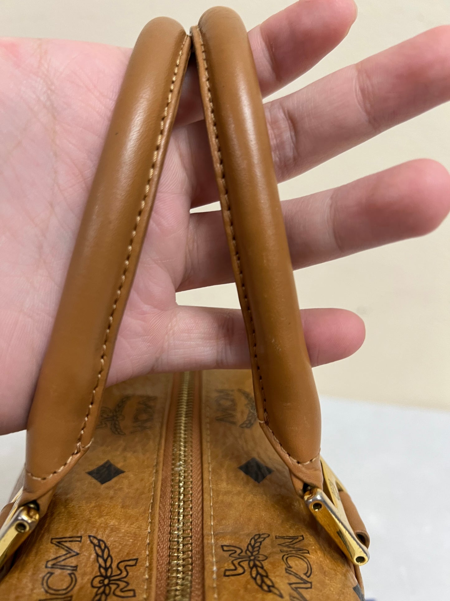 MCM COGNAC BOSTON 20 w/ STRAP