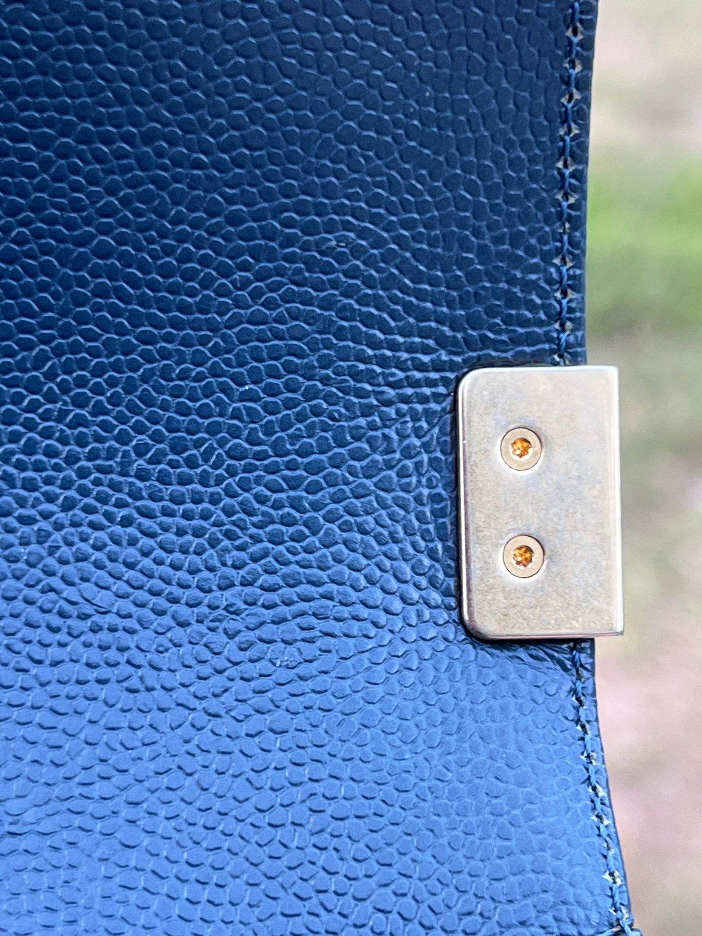 BOY FLAP CAVIAR MEDIUM