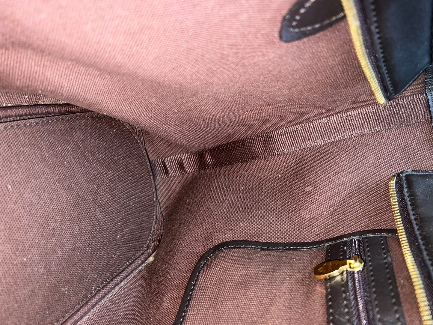 MCM CHOCO TOTE W/ BONE MM