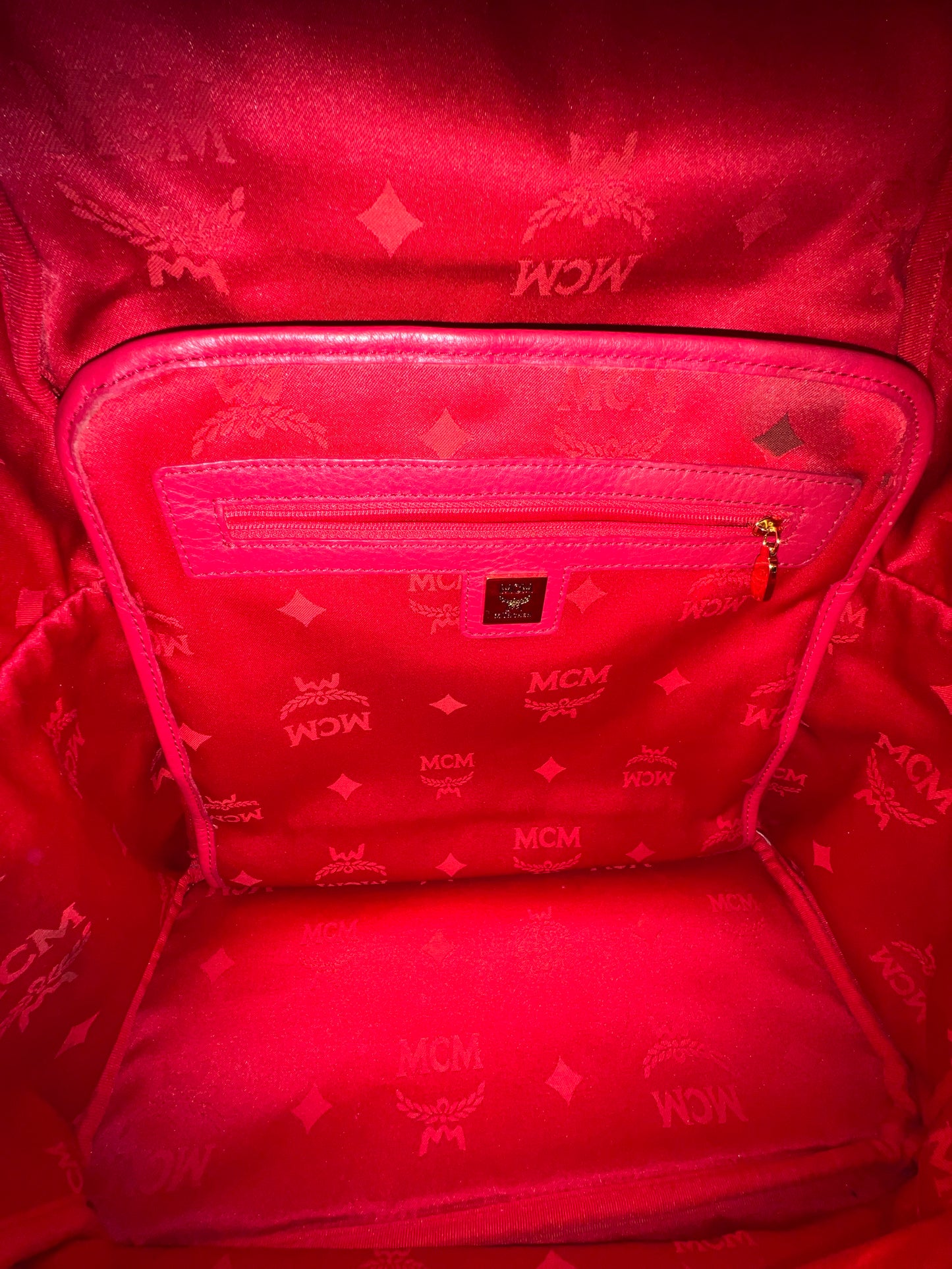 MCM RED BAGPACK LTD