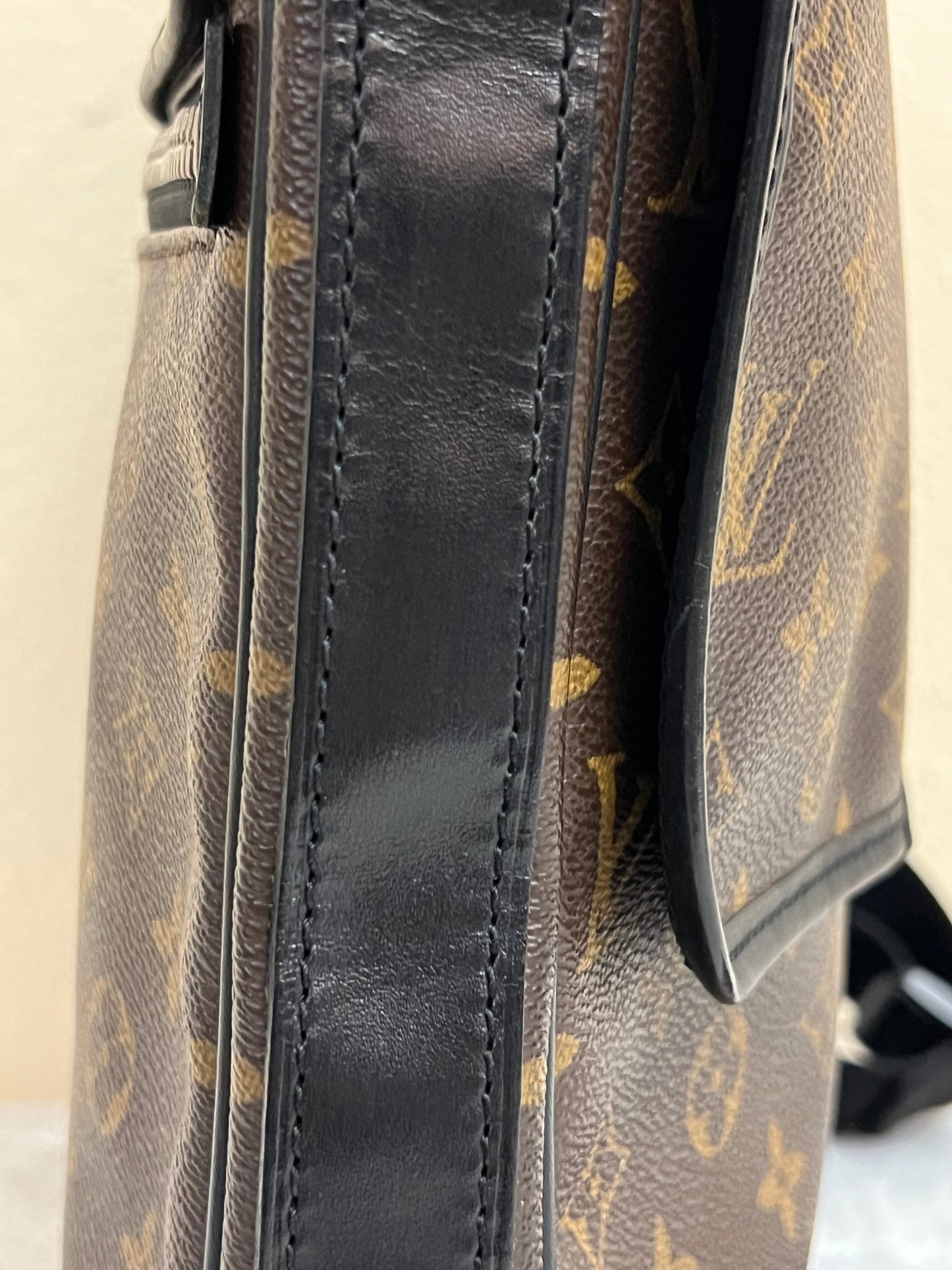 MACASAR CROSSBODY
