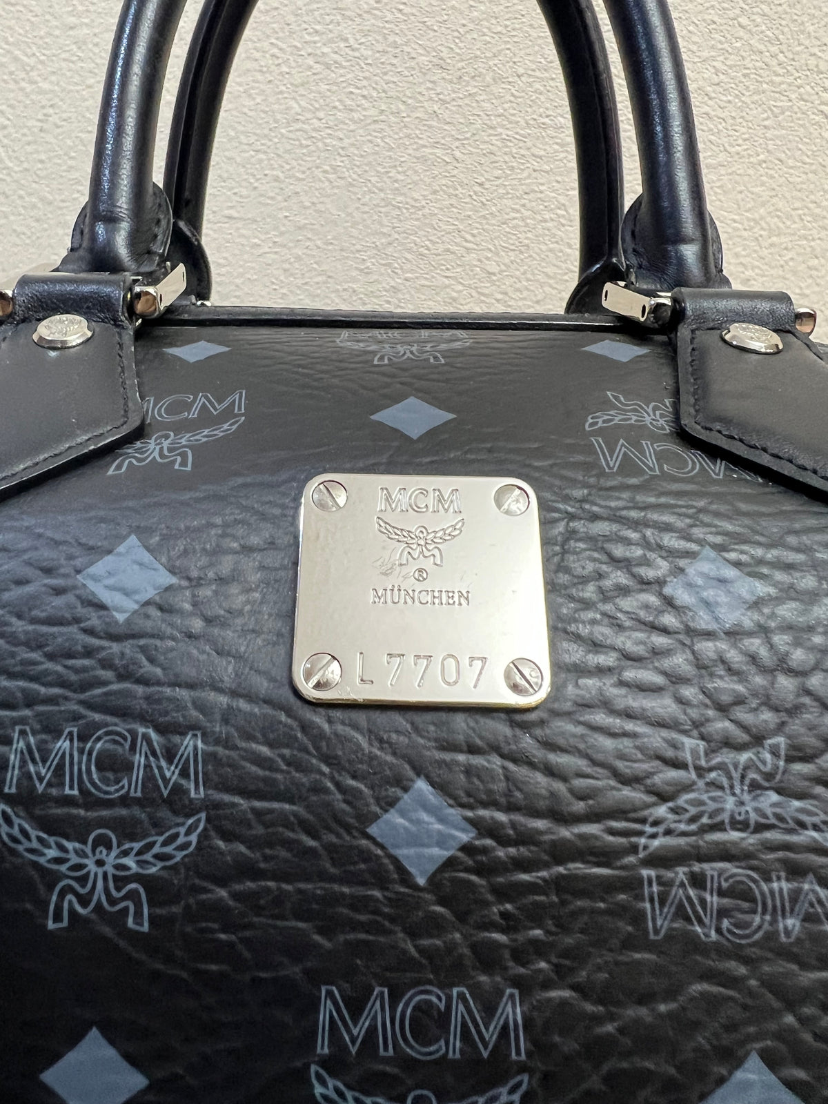 MCM DUFFLE 40 BLACK